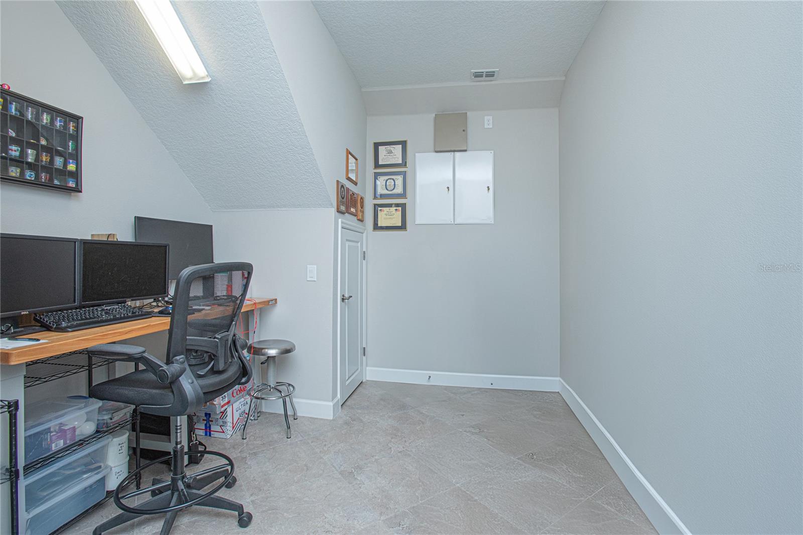 Image 27 of 58 For 9275 Laureate Boulevard