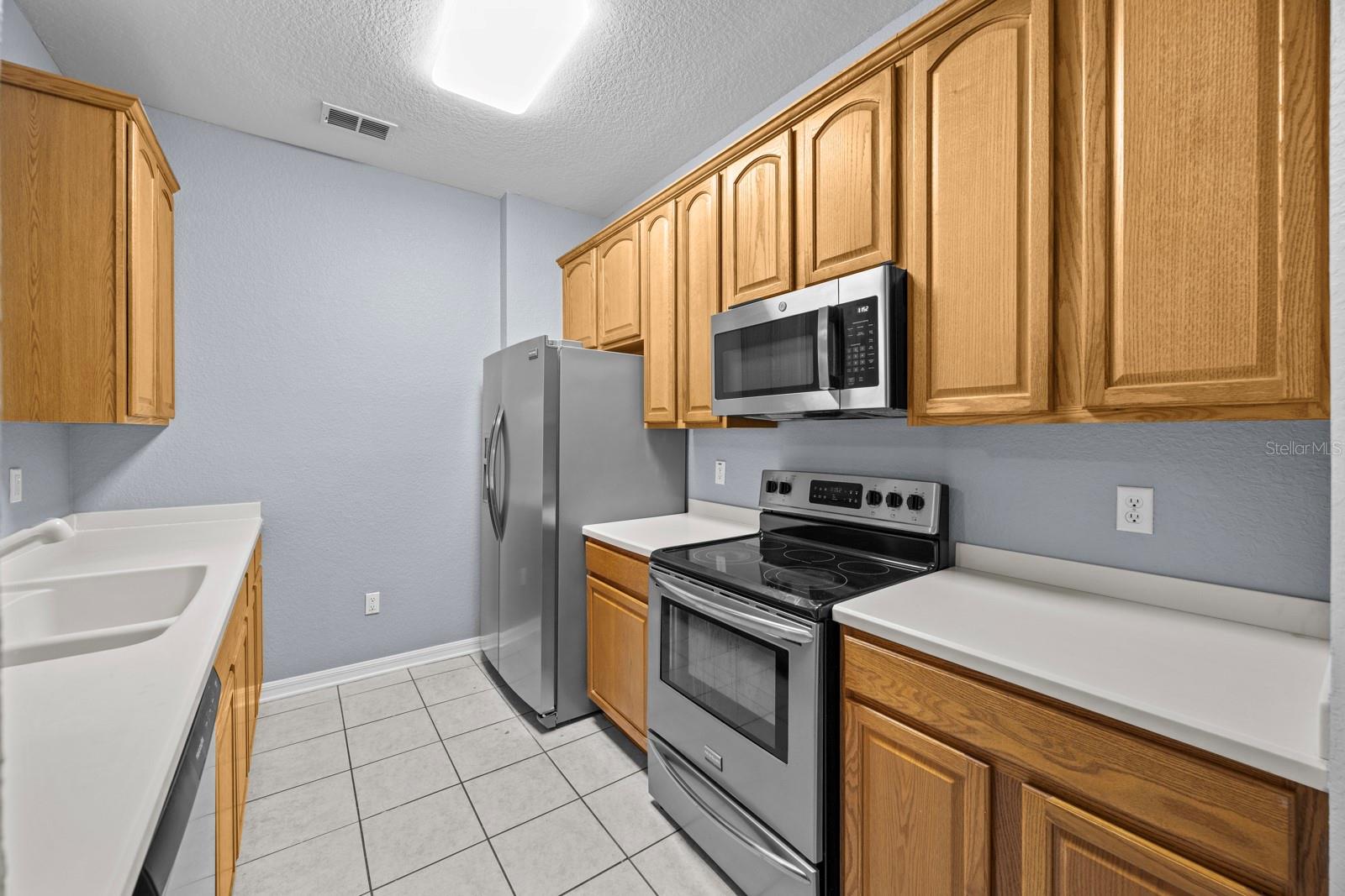 Image 6 of 25 For 1355 Venezia Court 202