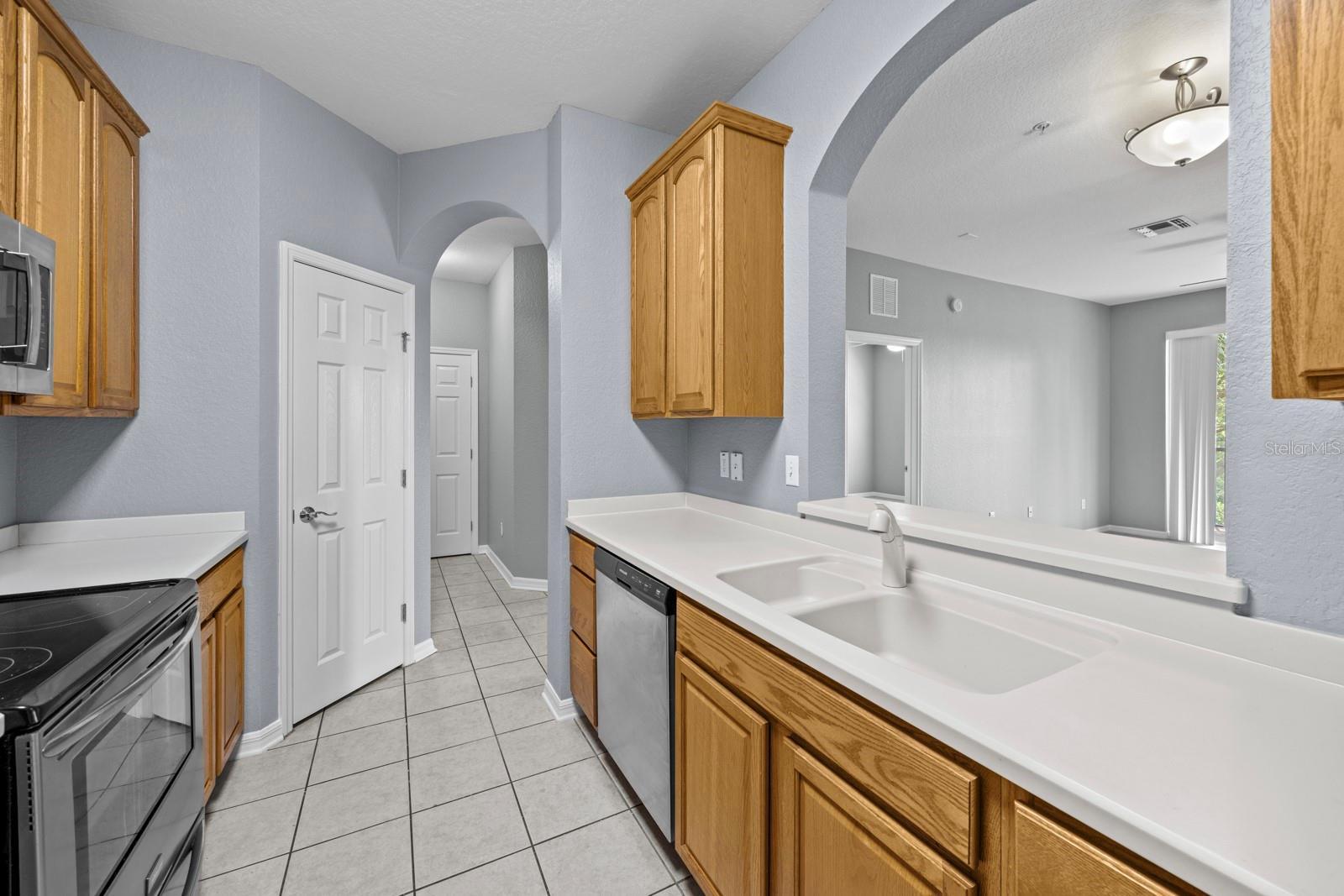 Image 8 of 25 For 1355 Venezia Court 202