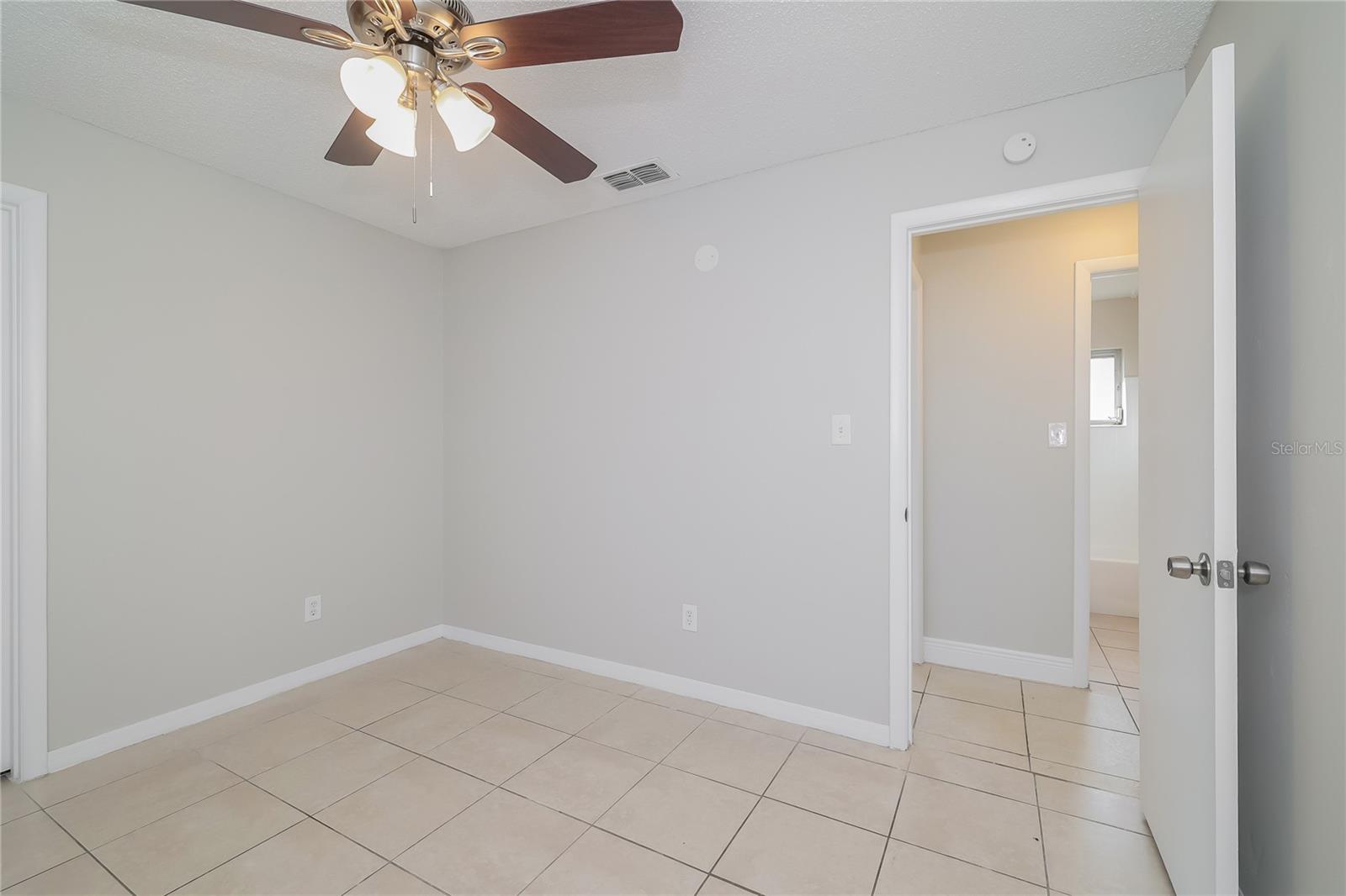 Image 11 of 16 For 1829 Columbine Drive