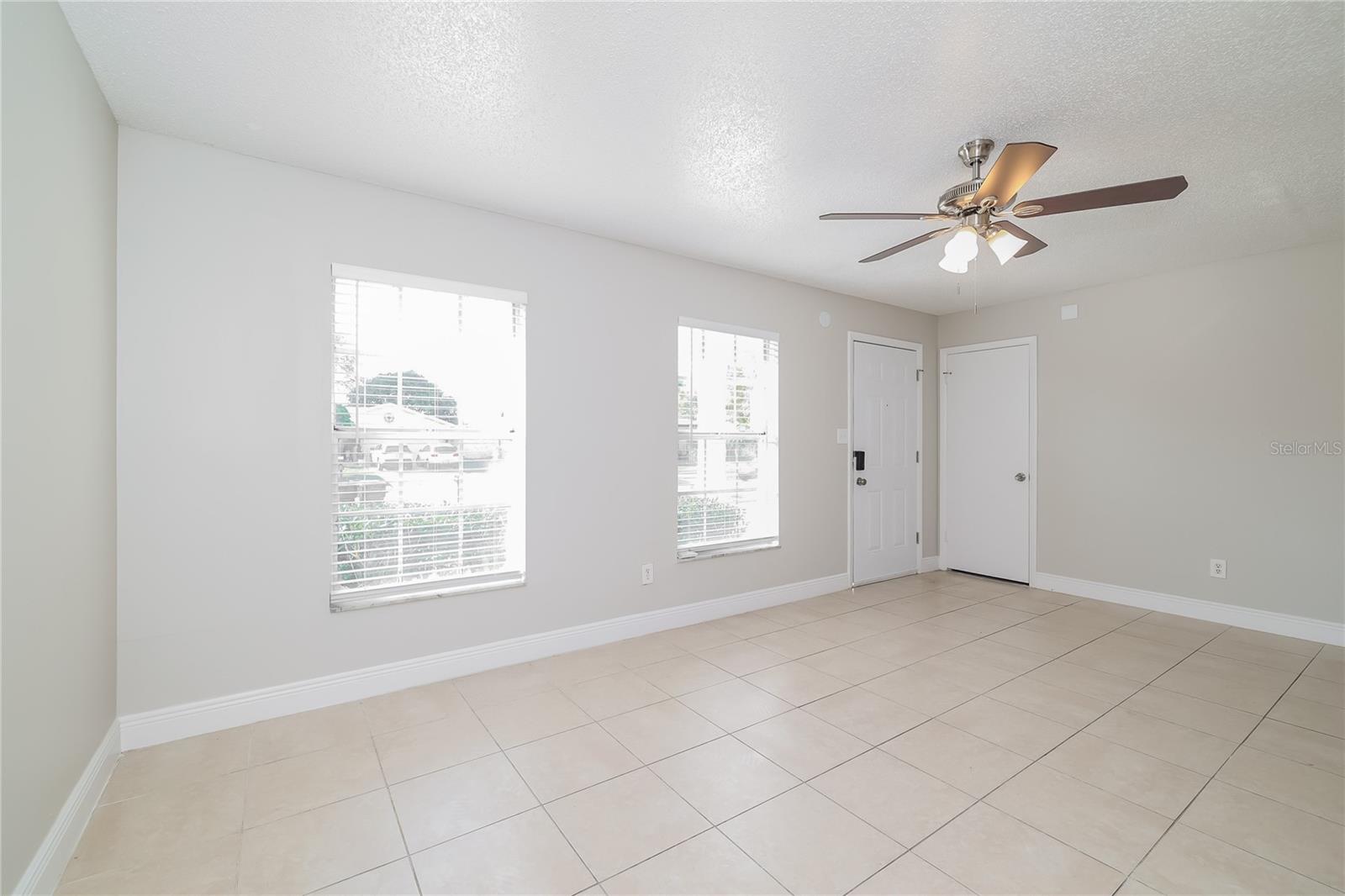 Image 4 of 16 For 1829 Columbine Drive