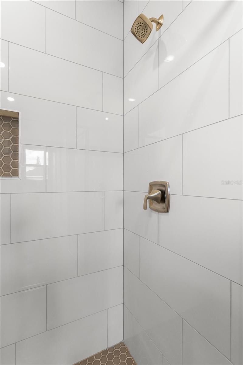 Image 27 of 44 For 12987 65th Court