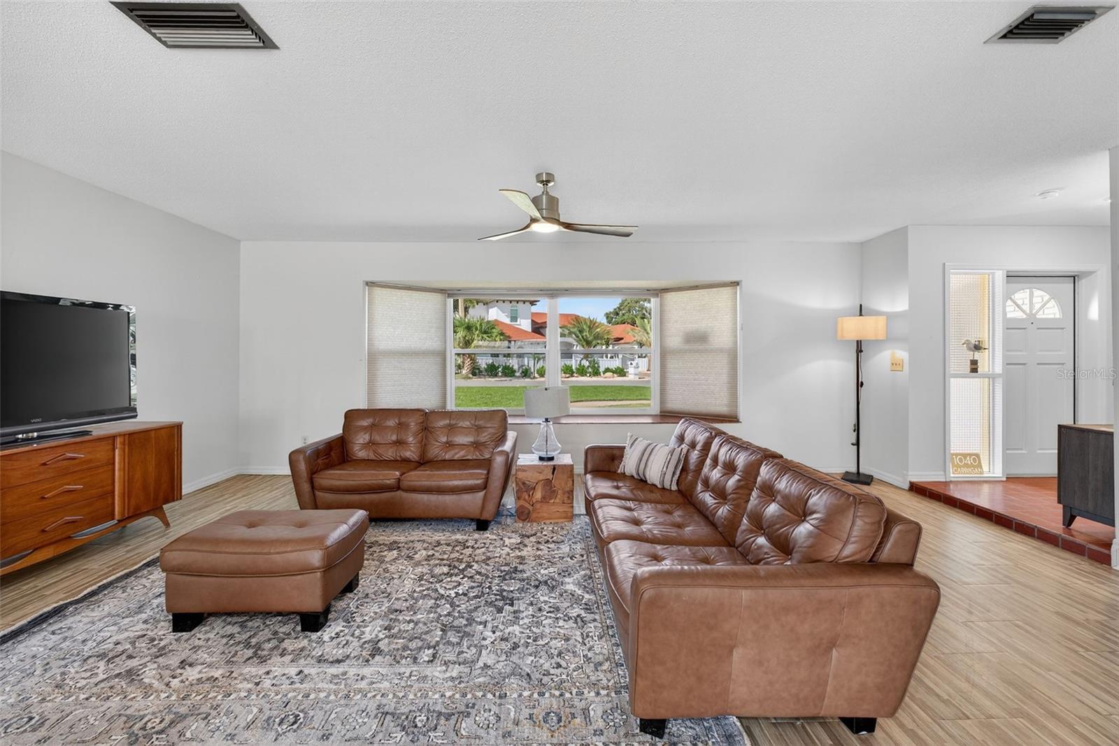 Image 16 of 89 For 1040 Carrigan Boulevard