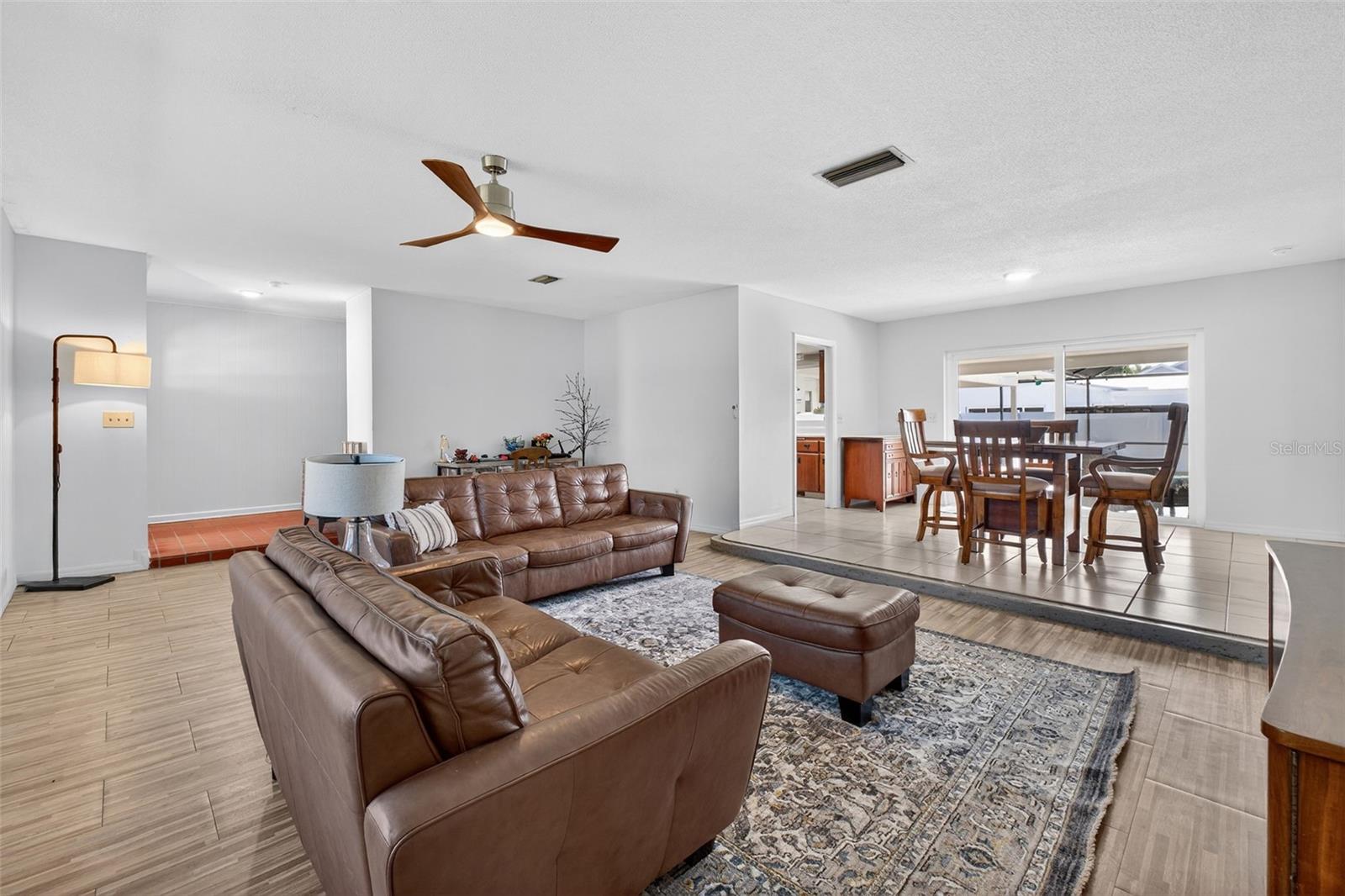Image 18 of 89 For 1040 Carrigan Boulevard
