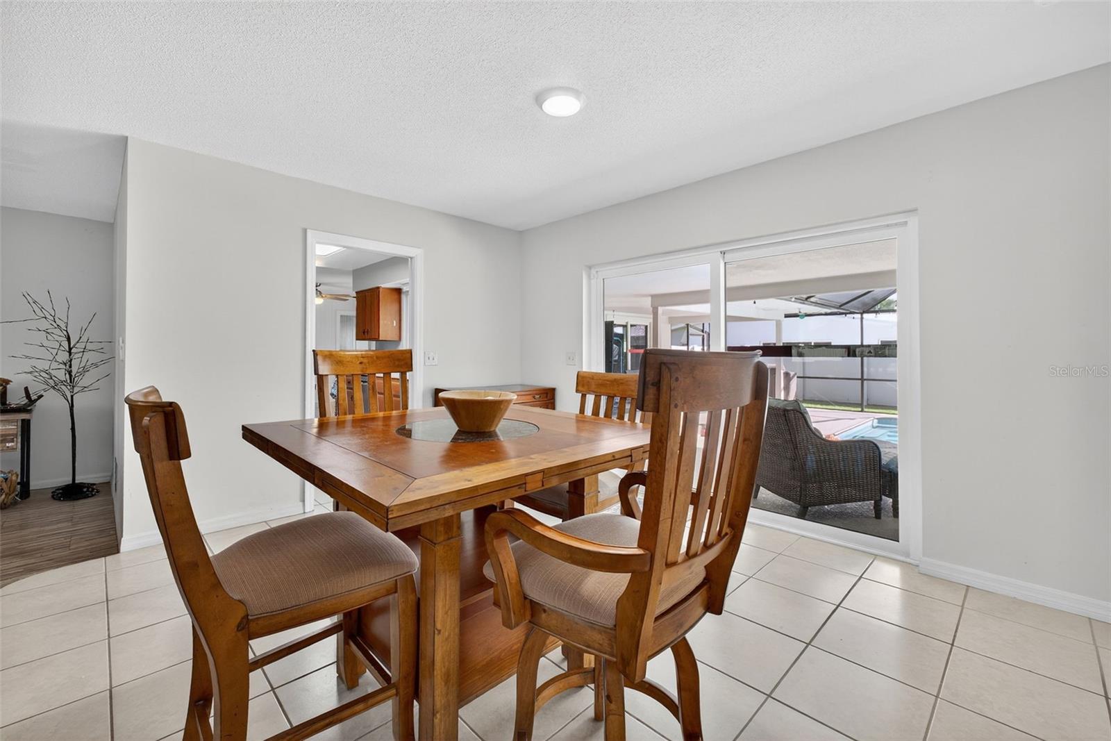Image 19 of 89 For 1040 Carrigan Boulevard