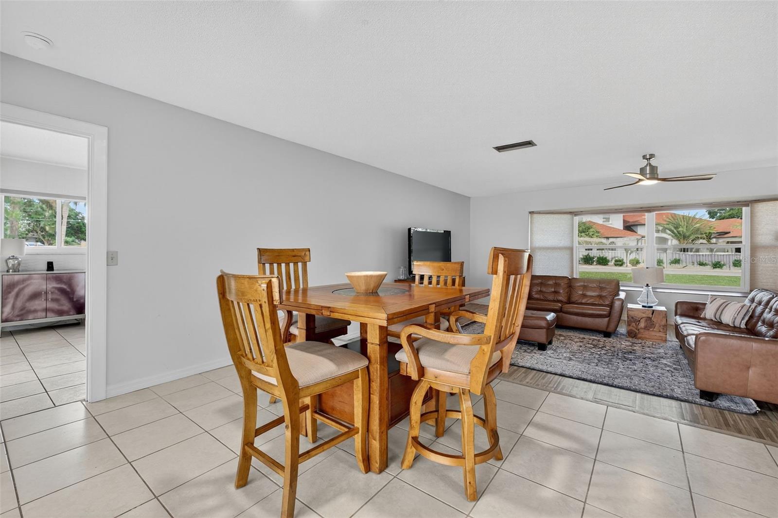 Image 22 of 89 For 1040 Carrigan Boulevard
