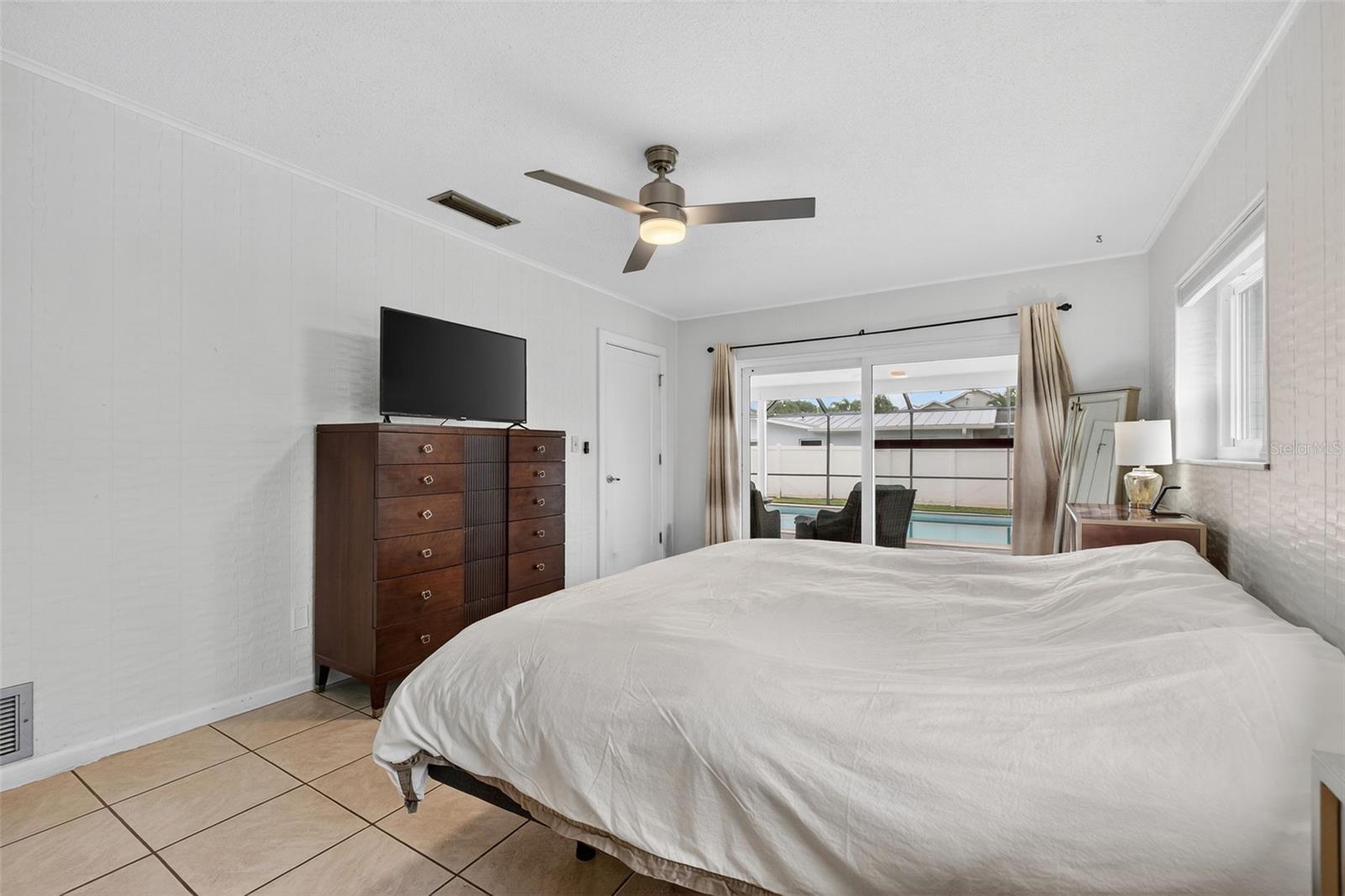 Image 30 of 89 For 1040 Carrigan Boulevard