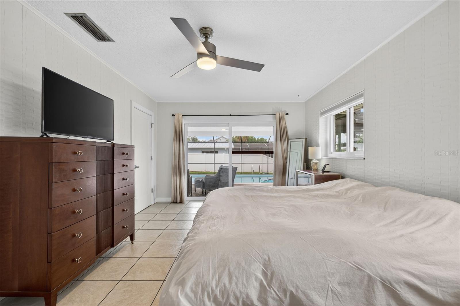 Image 31 of 89 For 1040 Carrigan Boulevard