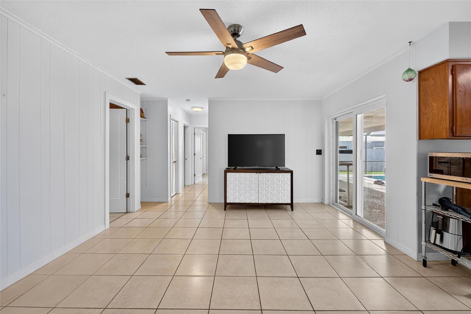 Image 39 of 89 For 1040 Carrigan Boulevard