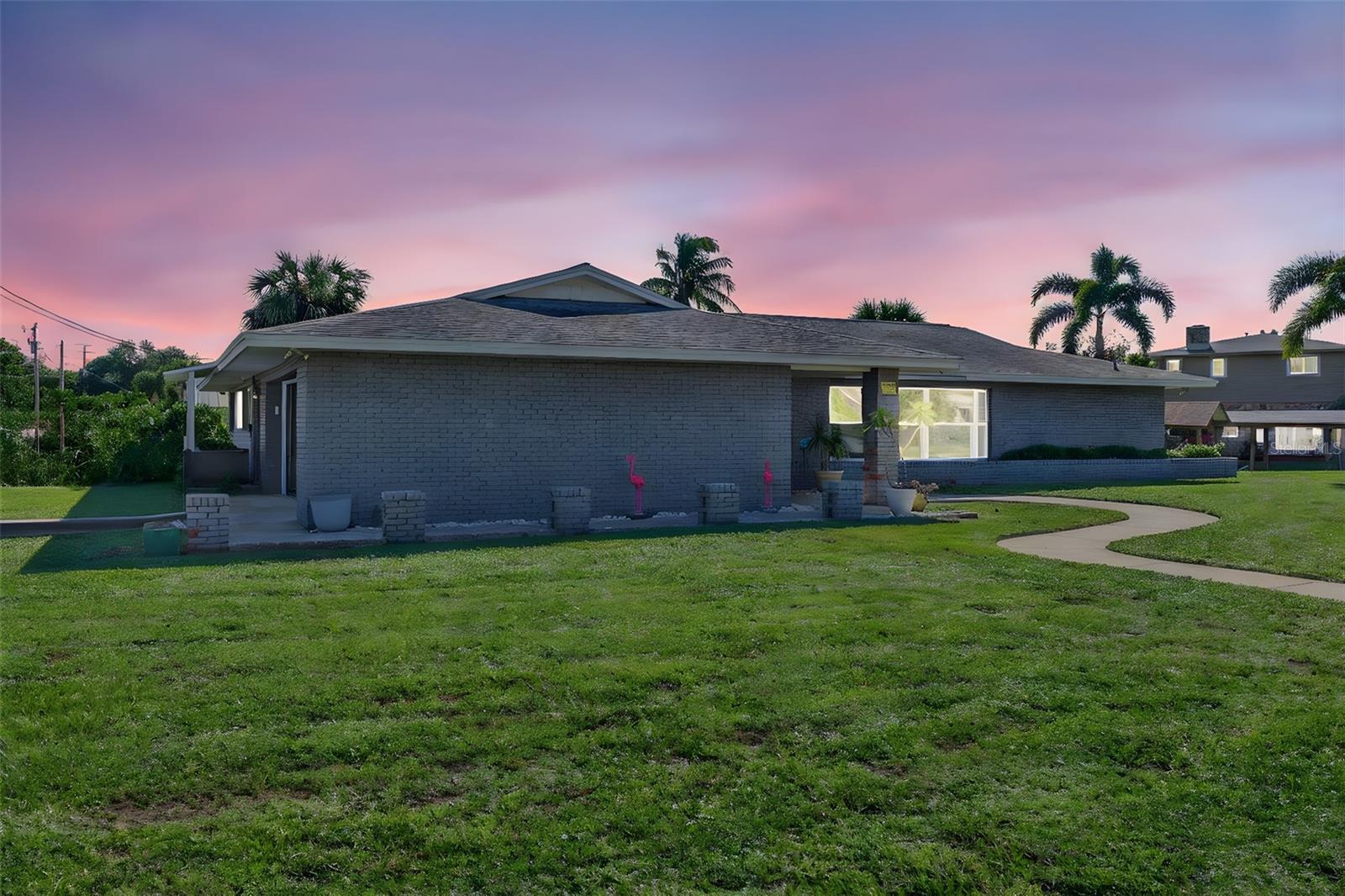 Image 4 of 89 For 1040 Carrigan Boulevard