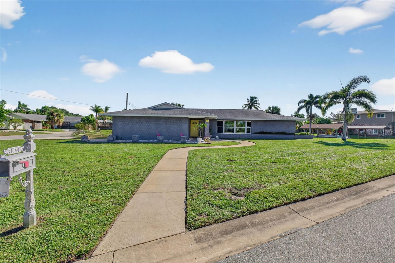 Image 5 of 89 For 1040 Carrigan Boulevard