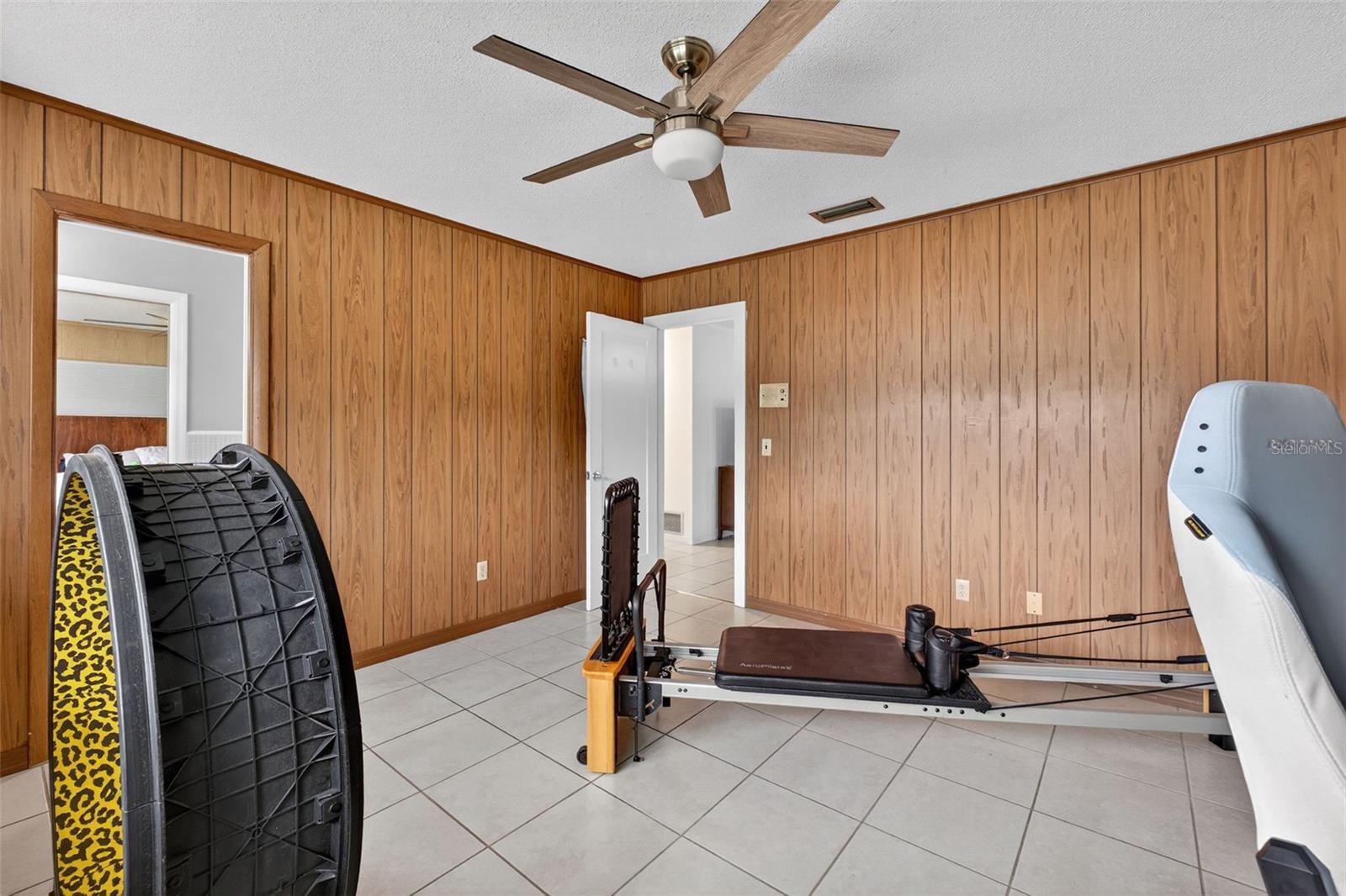 Image 50 of 89 For 1040 Carrigan Boulevard