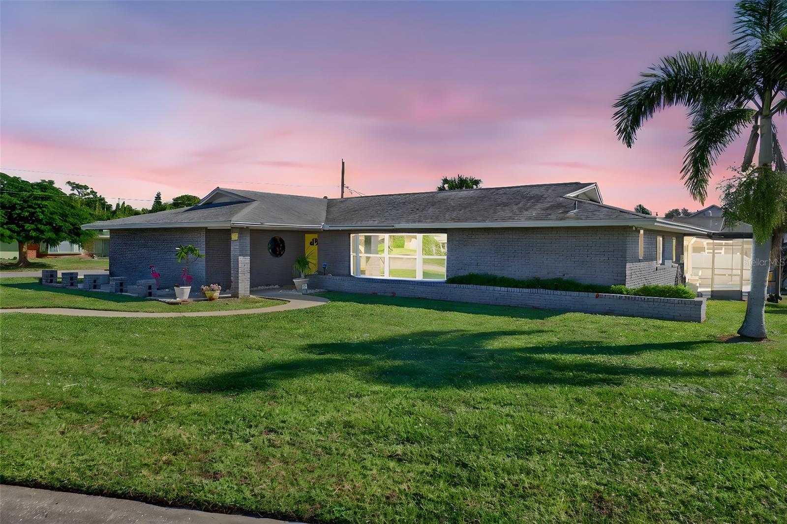 Image 8 of 89 For 1040 Carrigan Boulevard