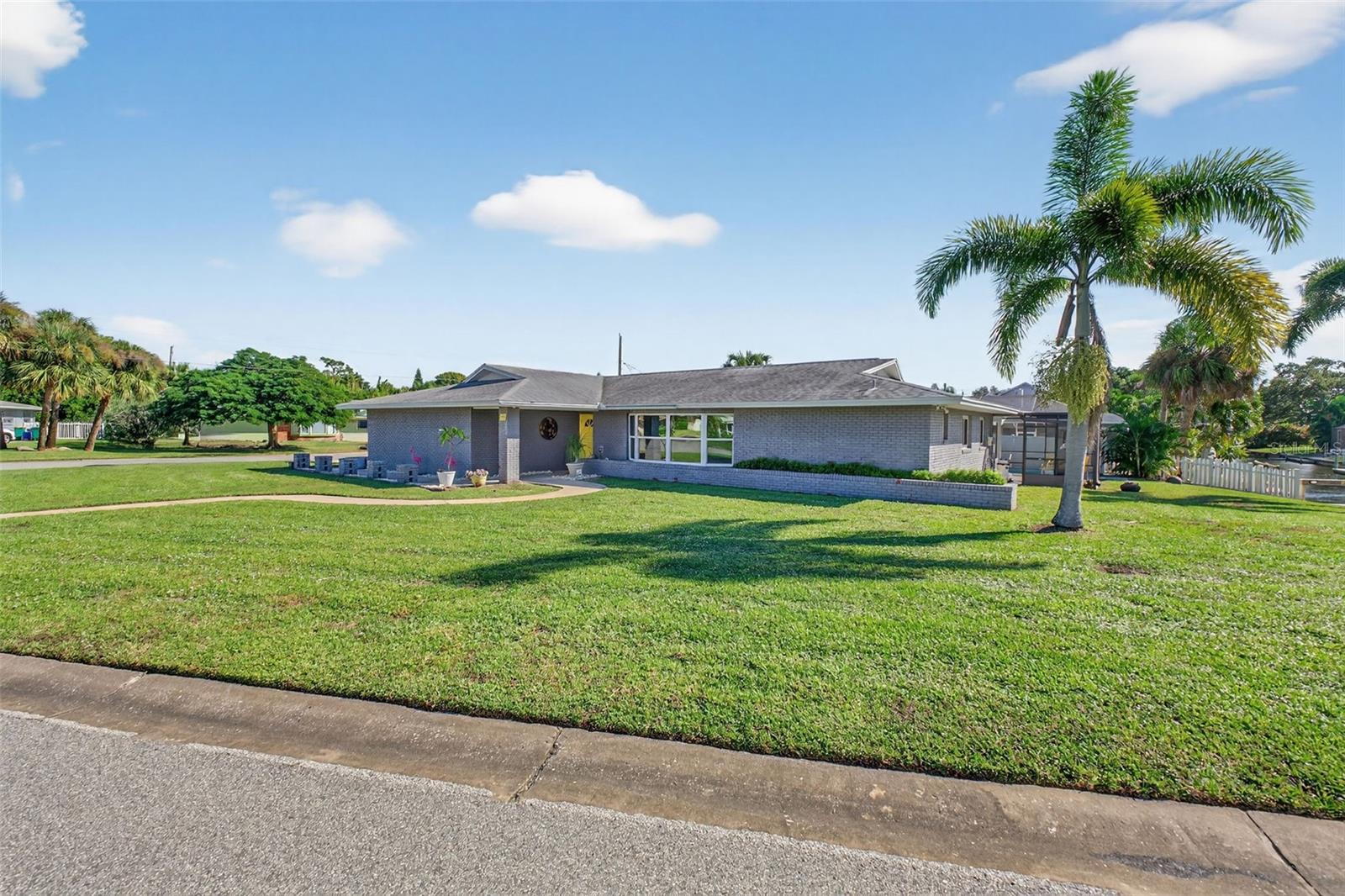 Image 9 of 89 For 1040 Carrigan Boulevard