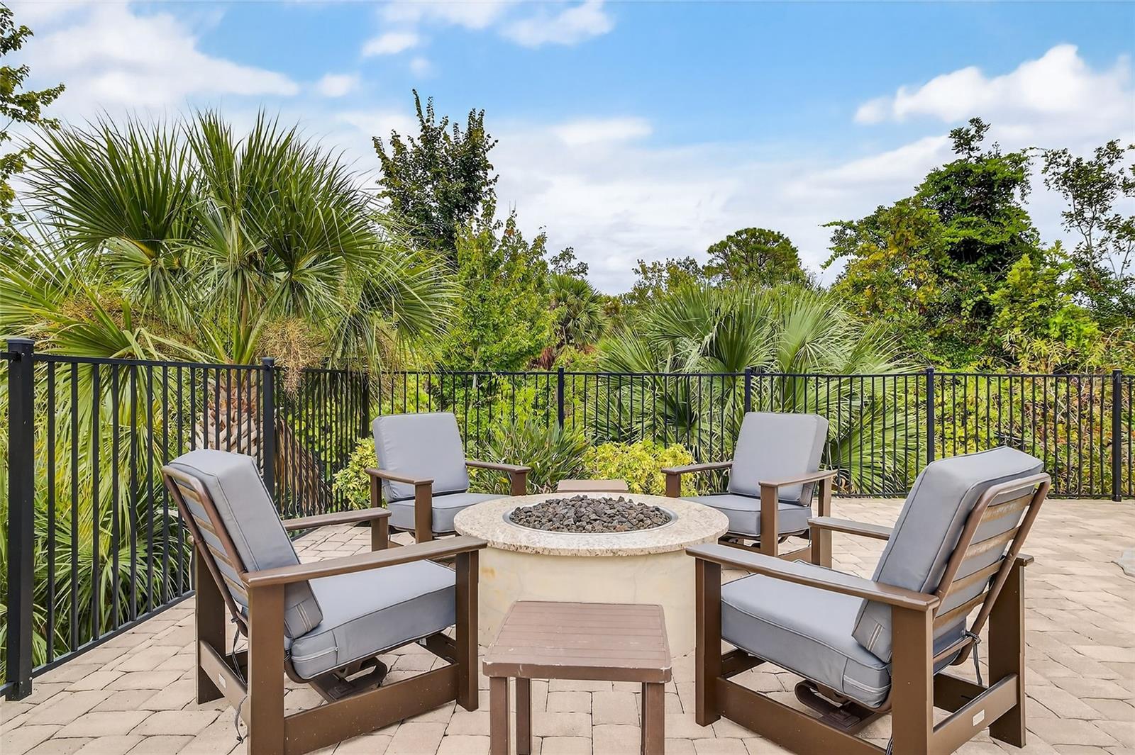 Image 44 of 54 For 580 Muirfield Loop