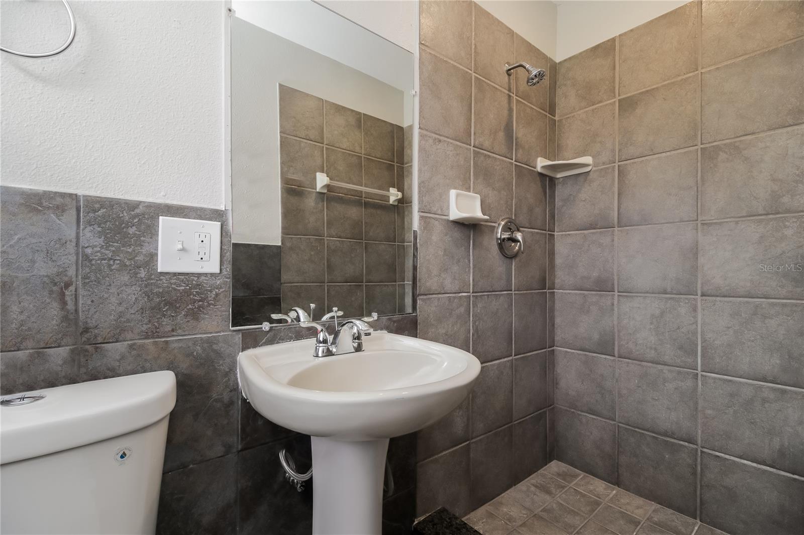 Image 10 of 16 For 1916 Colton Drive