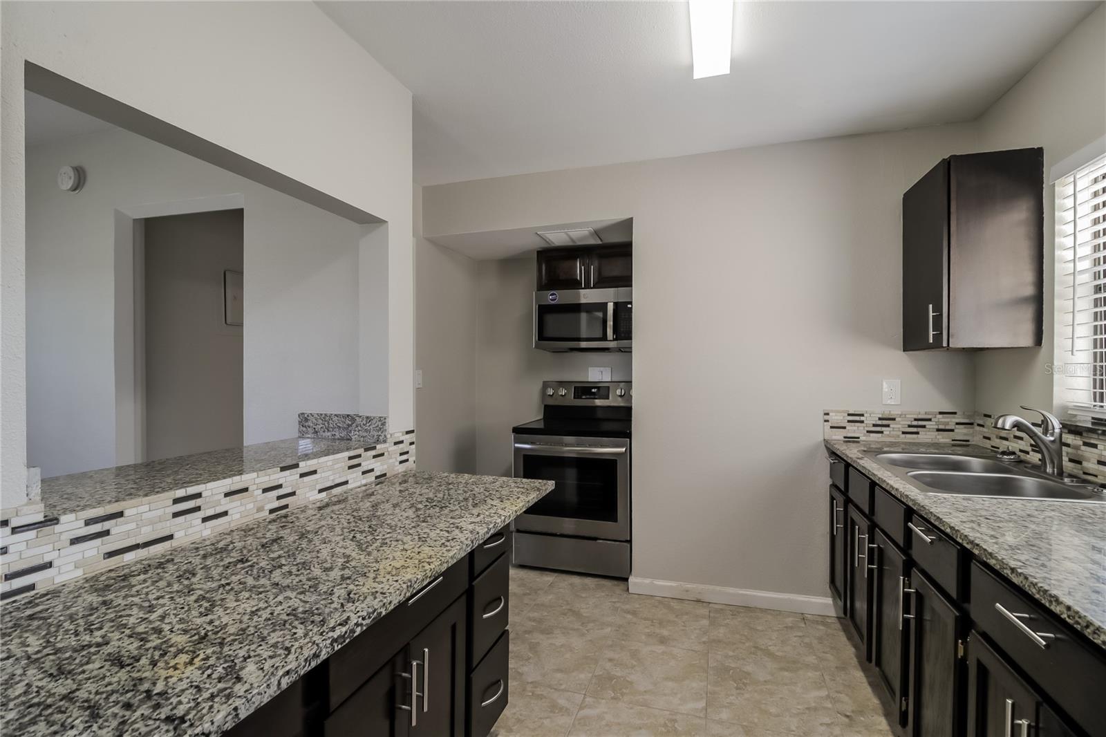 Image 5 of 16 For 1916 Colton Drive