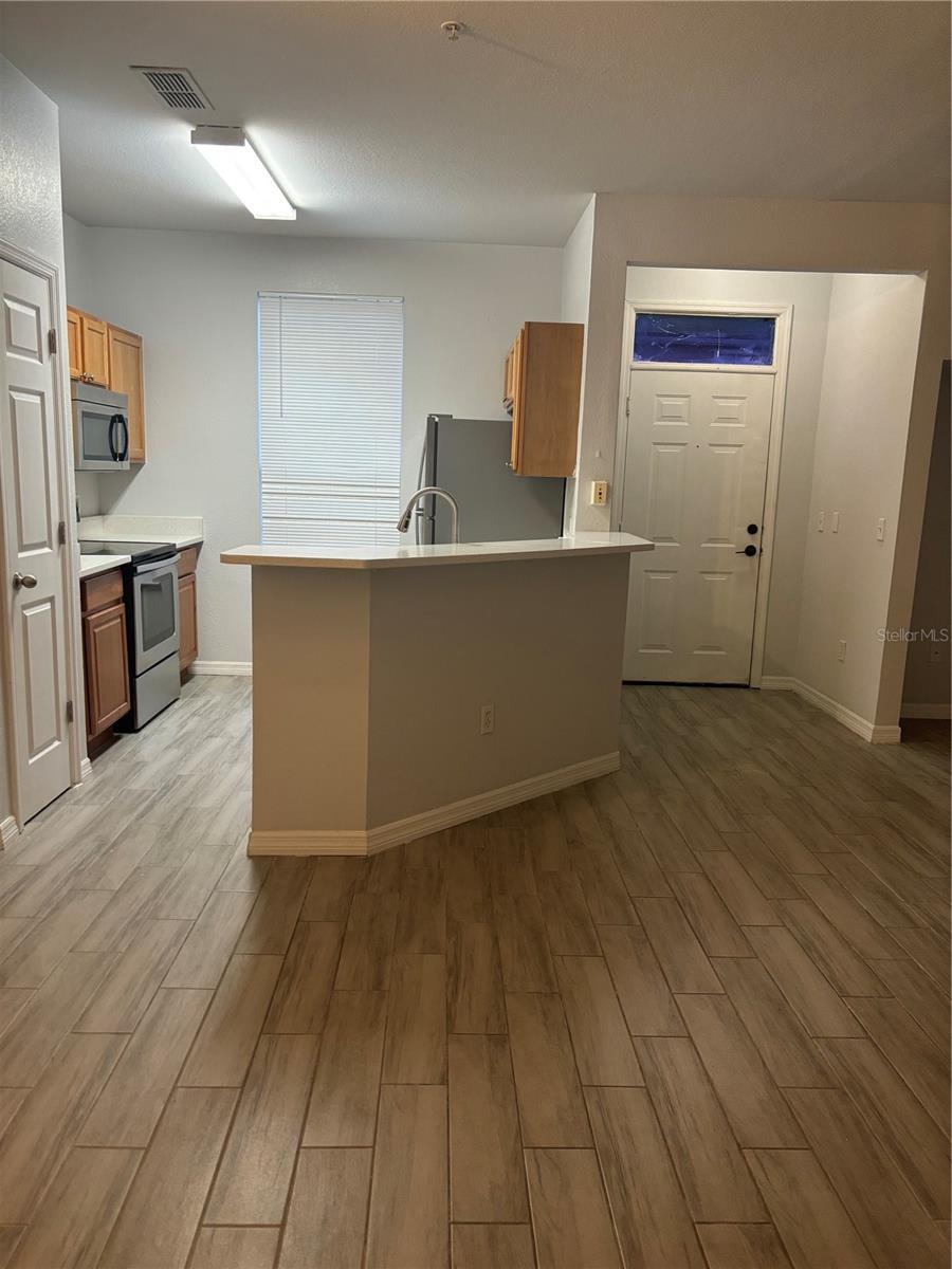 Image 4 of 17 For 9053 Lee Vista Boulevard 1401