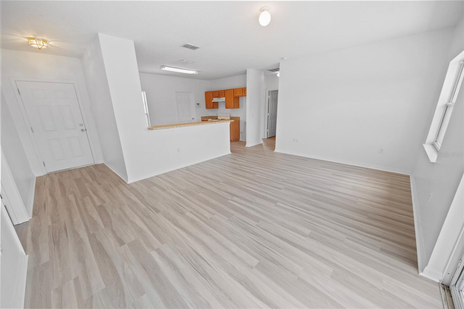 Image 4 of 17 For 959 Cumberland Drive