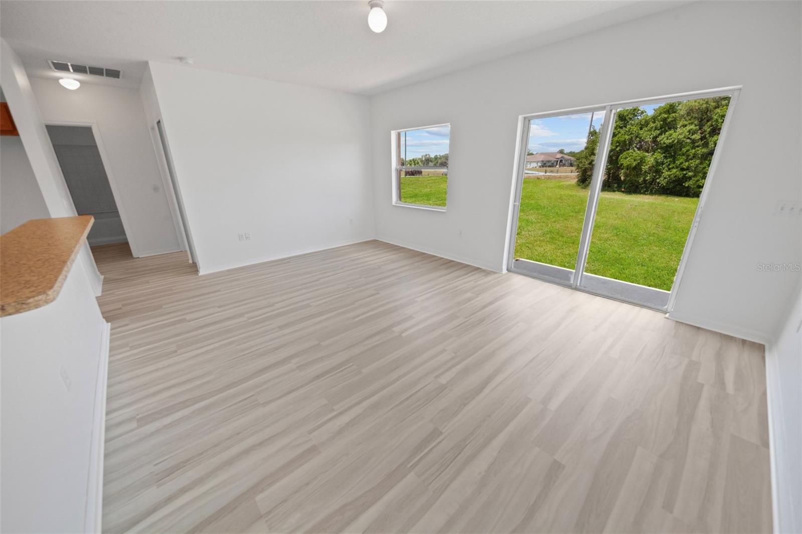 Image 5 of 17 For 959 Cumberland Drive