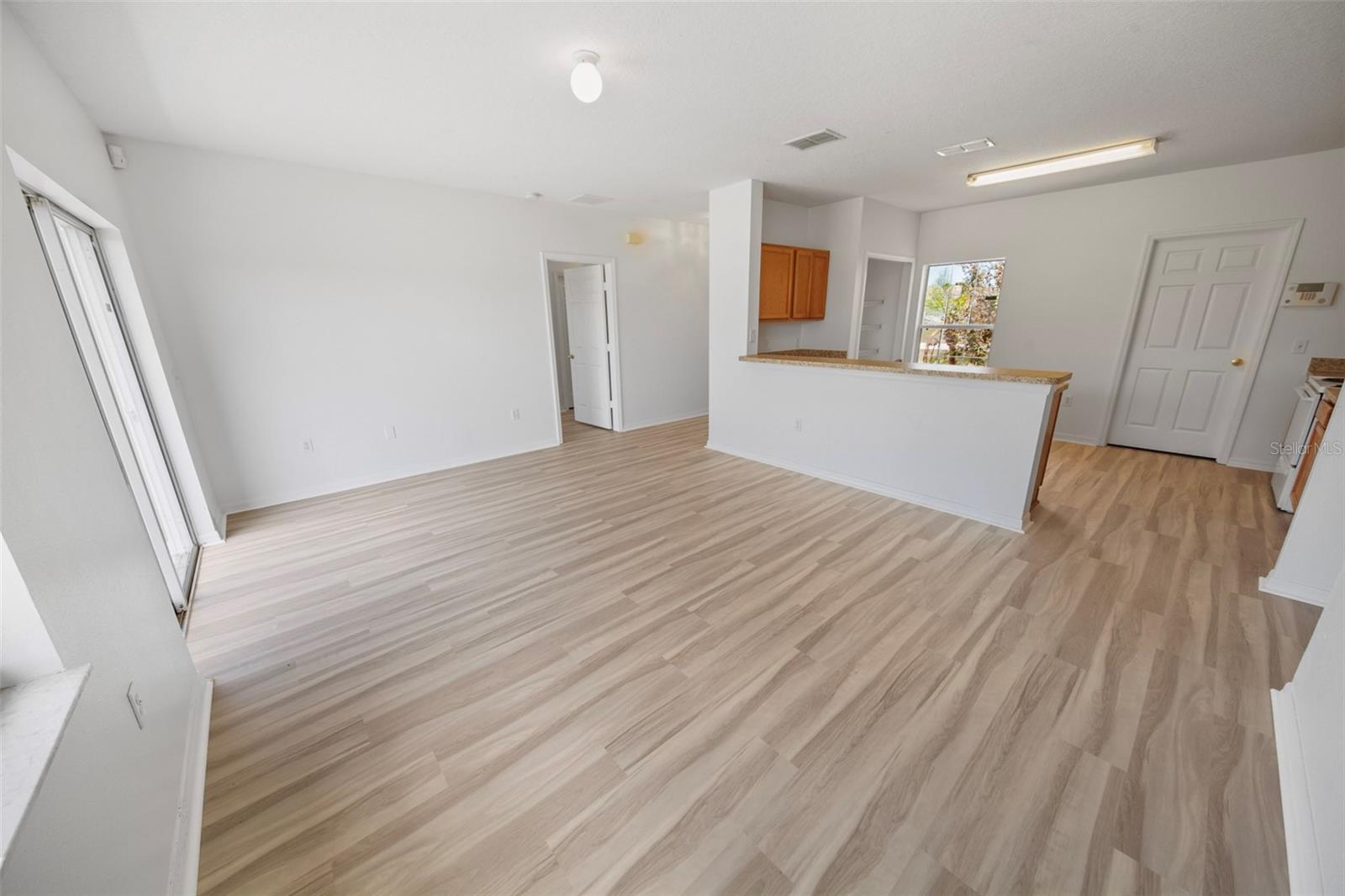 Image 8 of 17 For 959 Cumberland Drive