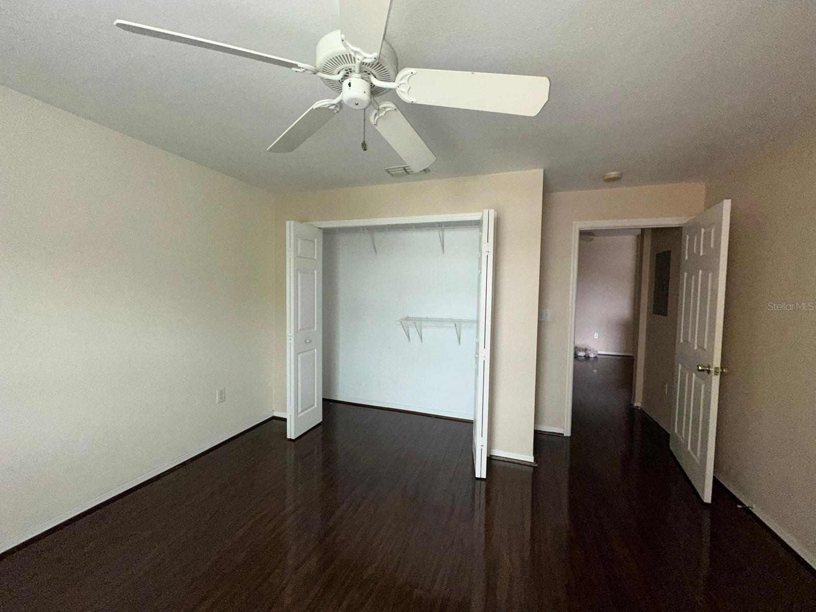 Image 11 of 11 For 5459 Vineland Rd  4310