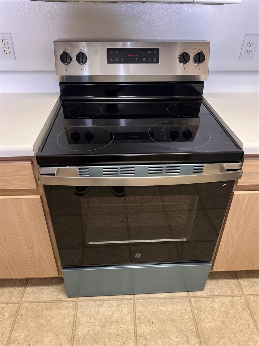 Image 3 of 11 For 5459 Vineland Rd  4310