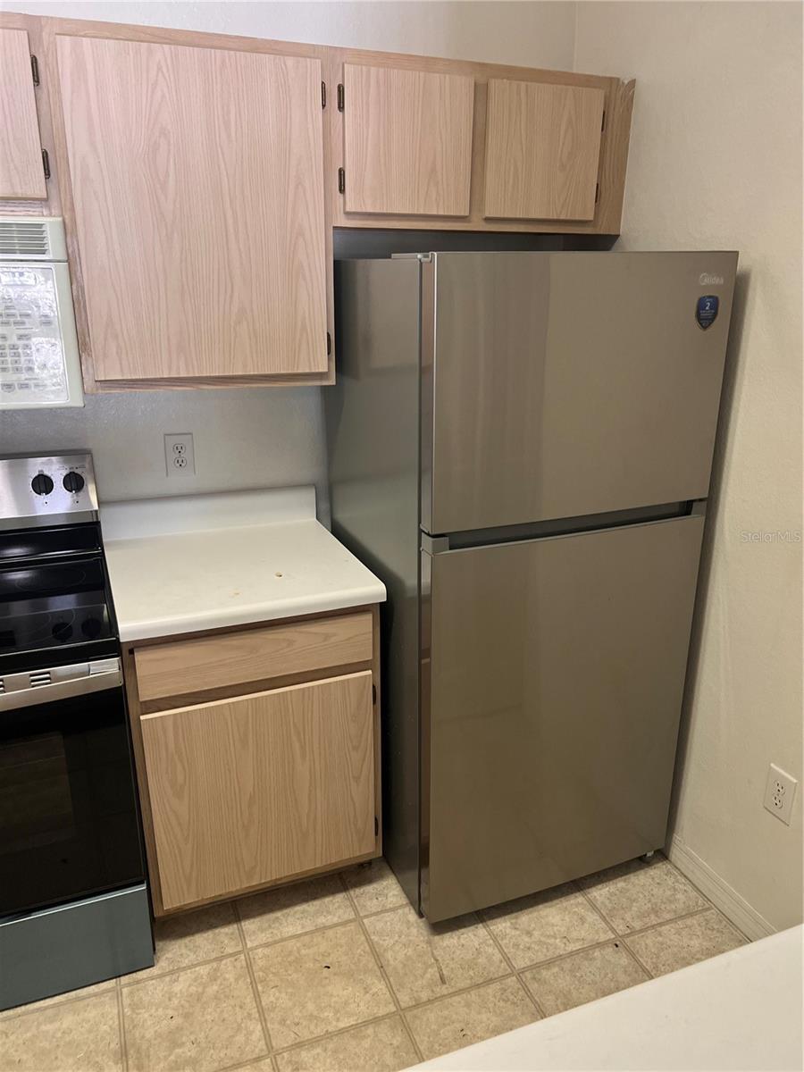 Image 5 of 11 For 5459 Vineland Rd  4310