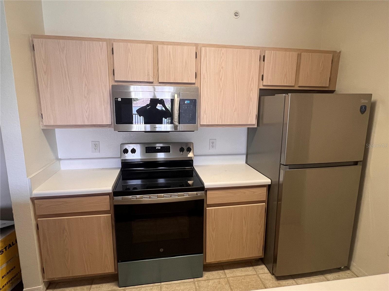 Image 6 of 11 For 5459 Vineland Rd  4310