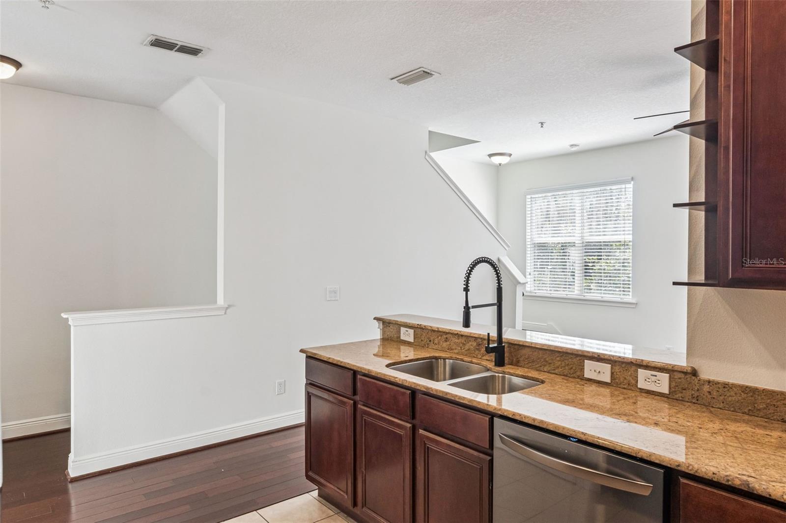 Image 6 of 20 For 11 Harding Street C