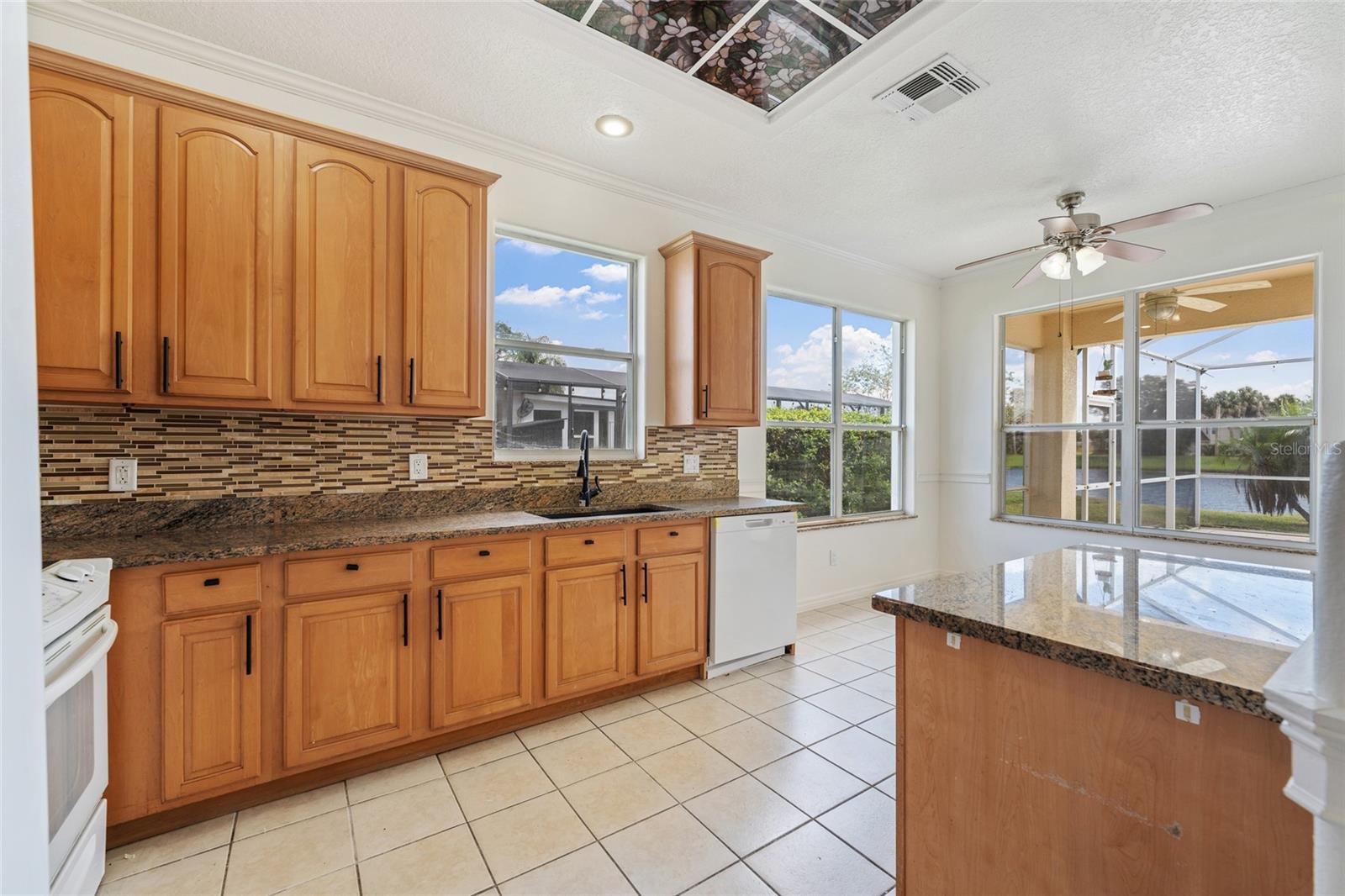 Image 10 of 35 For 1729 Golfview Drive