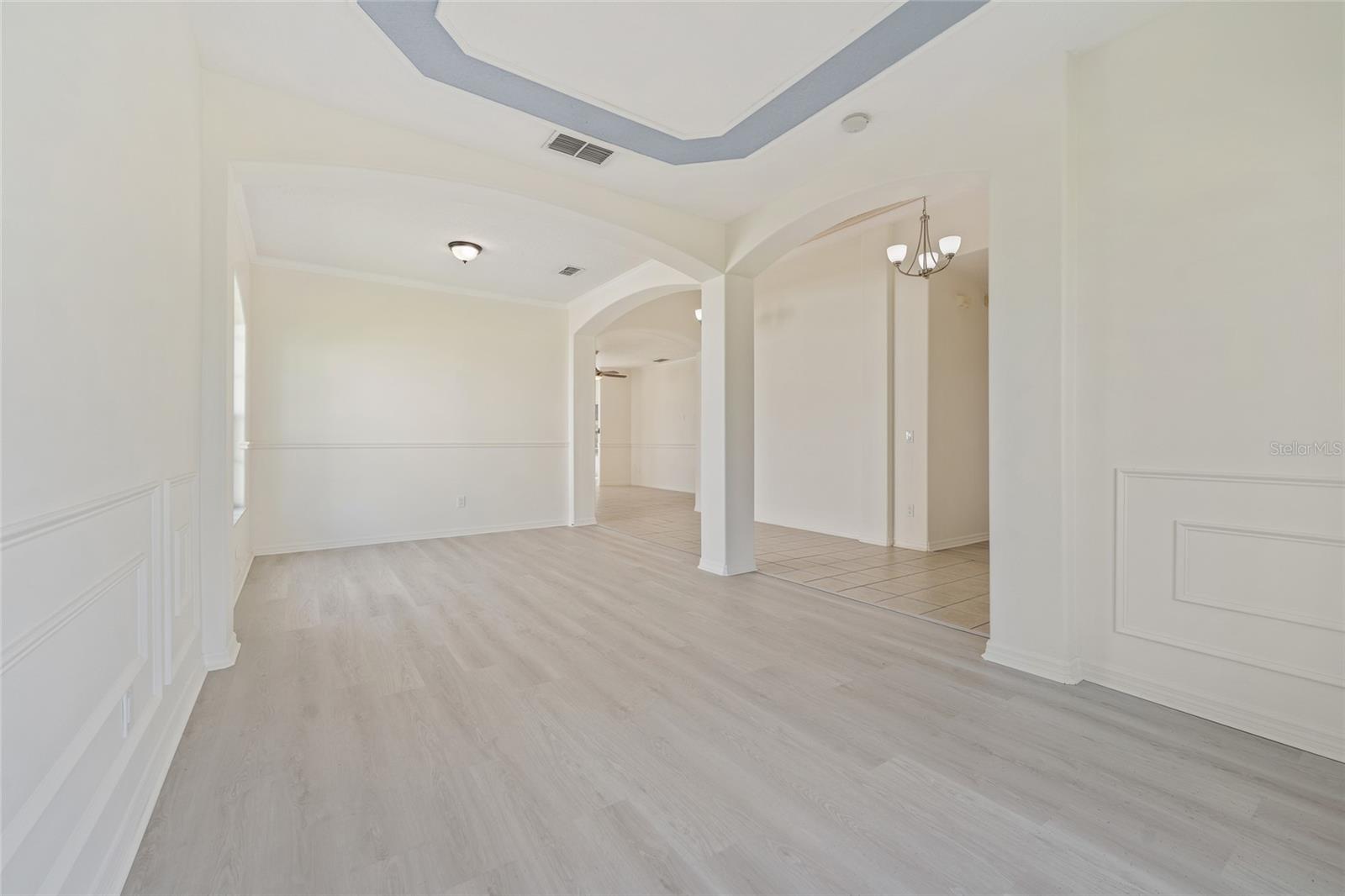 Image 23 of 35 For 1729 Golfview Drive