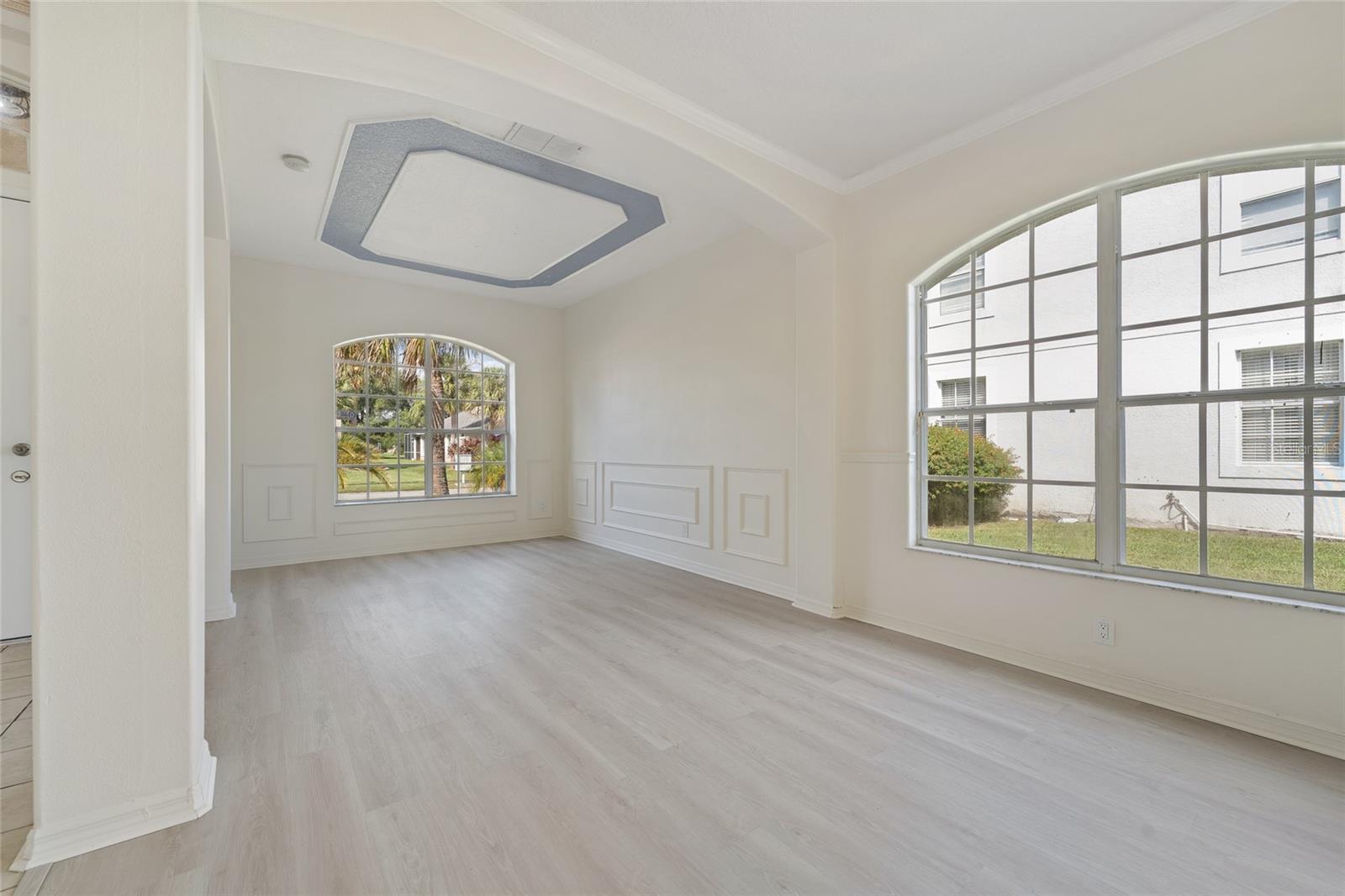 Image 7 of 35 For 1729 Golfview Drive