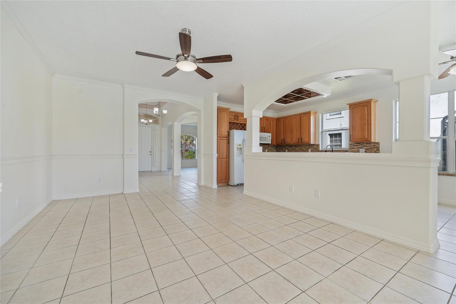 Image 9 of 35 For 1729 Golfview Drive