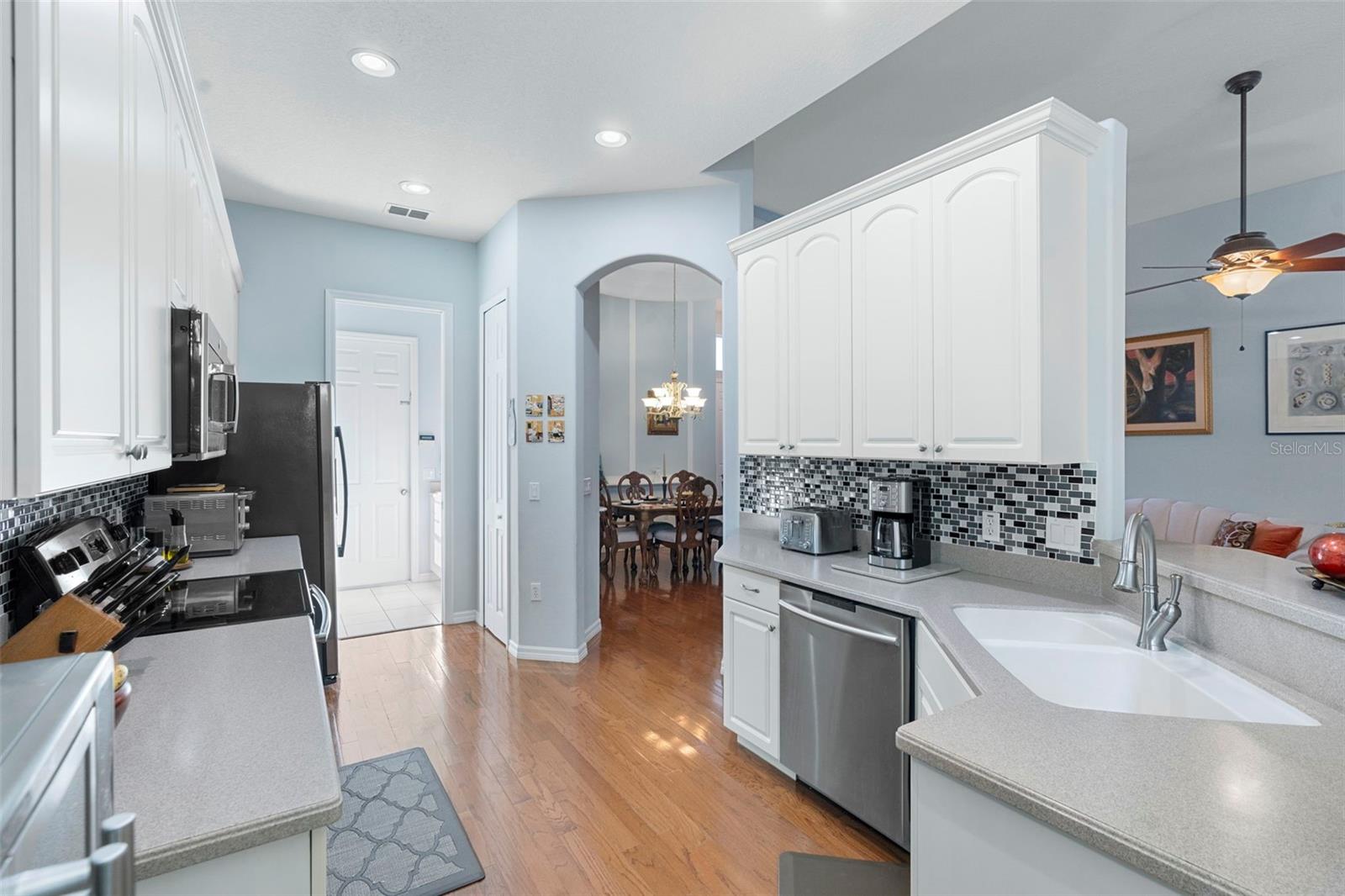 Image 15 of 37 For 440 Sotheby Way