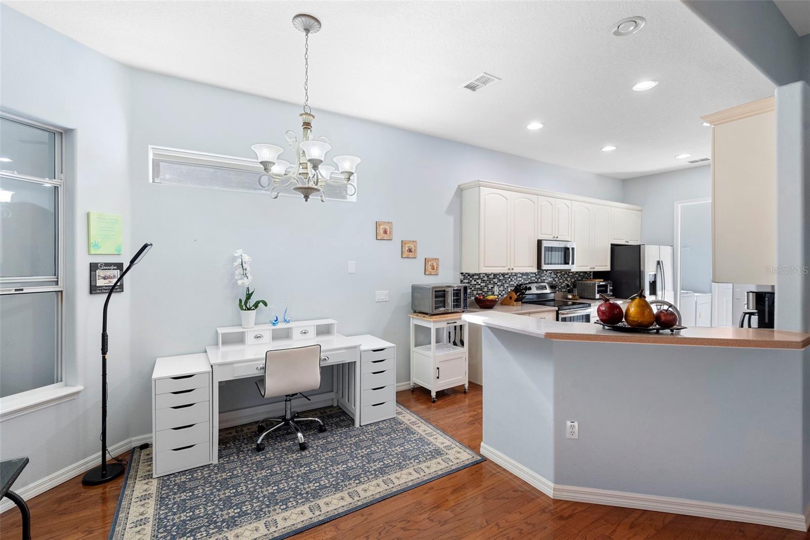 Image 17 of 37 For 440 Sotheby Way