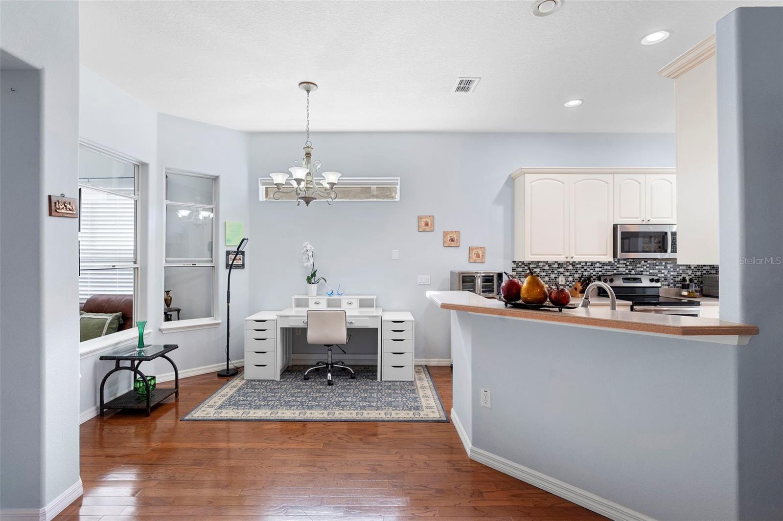 Image 18 of 37 For 440 Sotheby Way