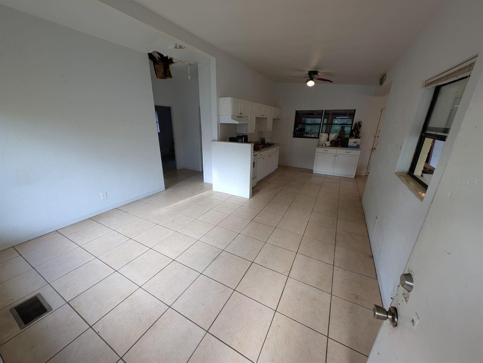 Image 2 of 6 For 765 Greenway Place