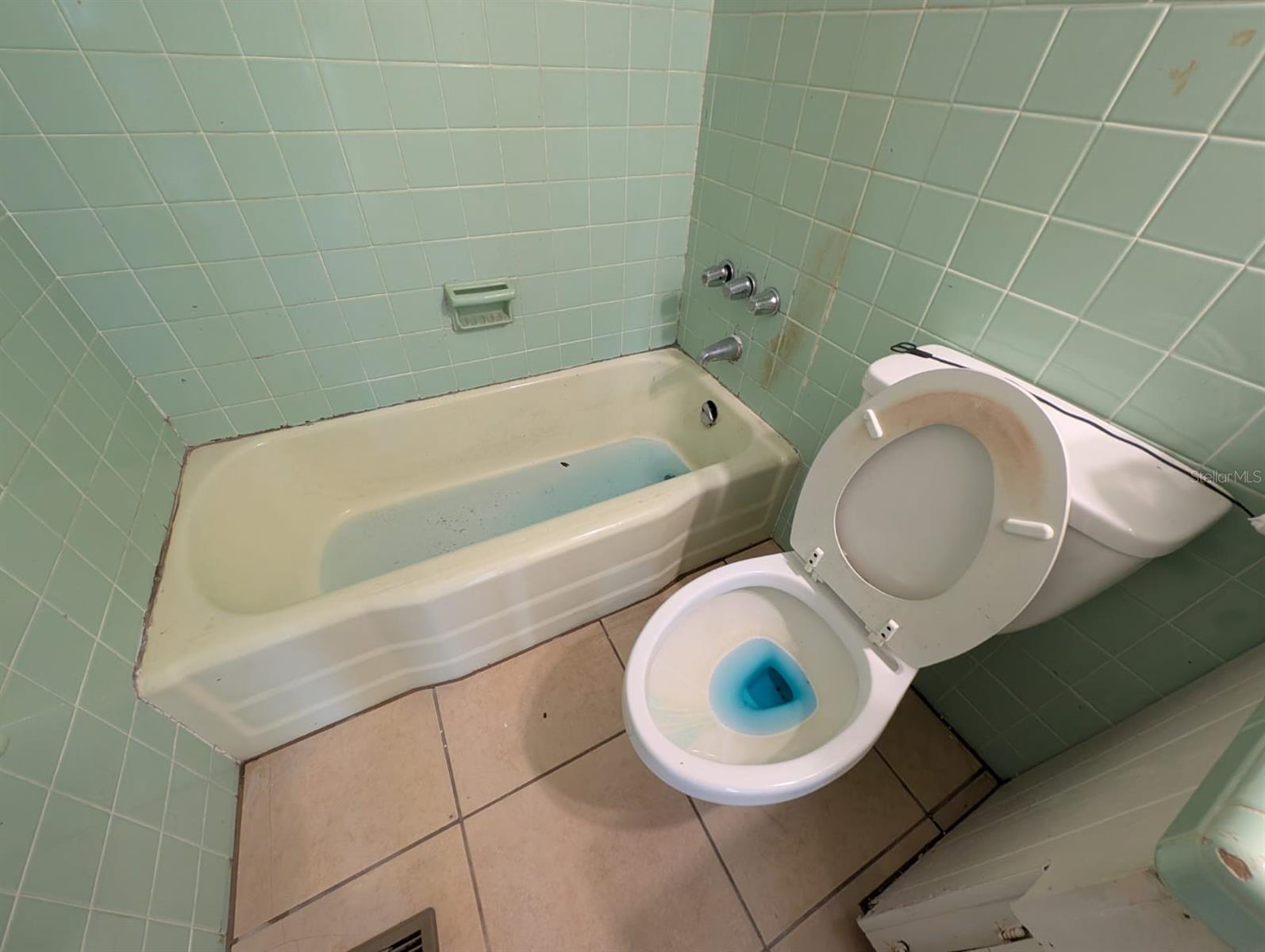 Image 5 of 6 For 765 Greenway Place