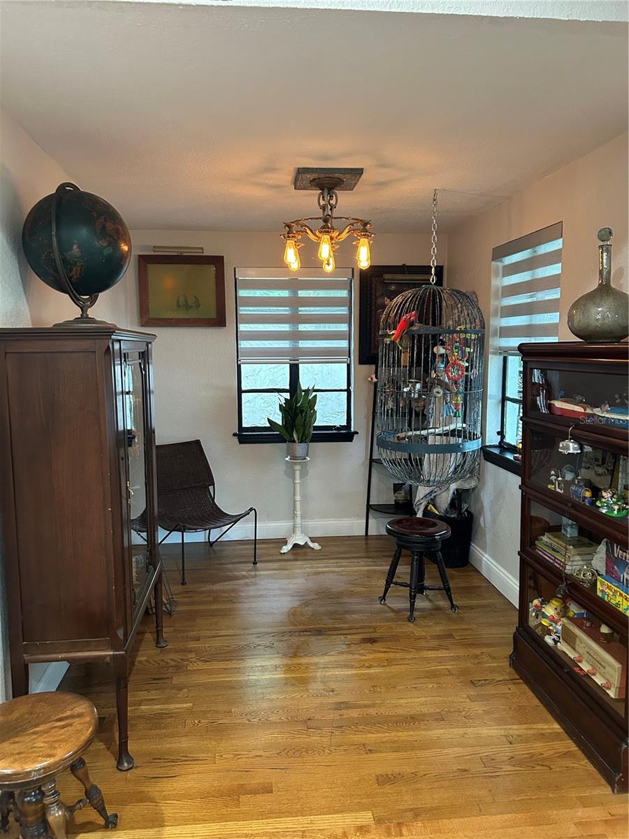 Image 12 of 31 For 1109 Princeton Street