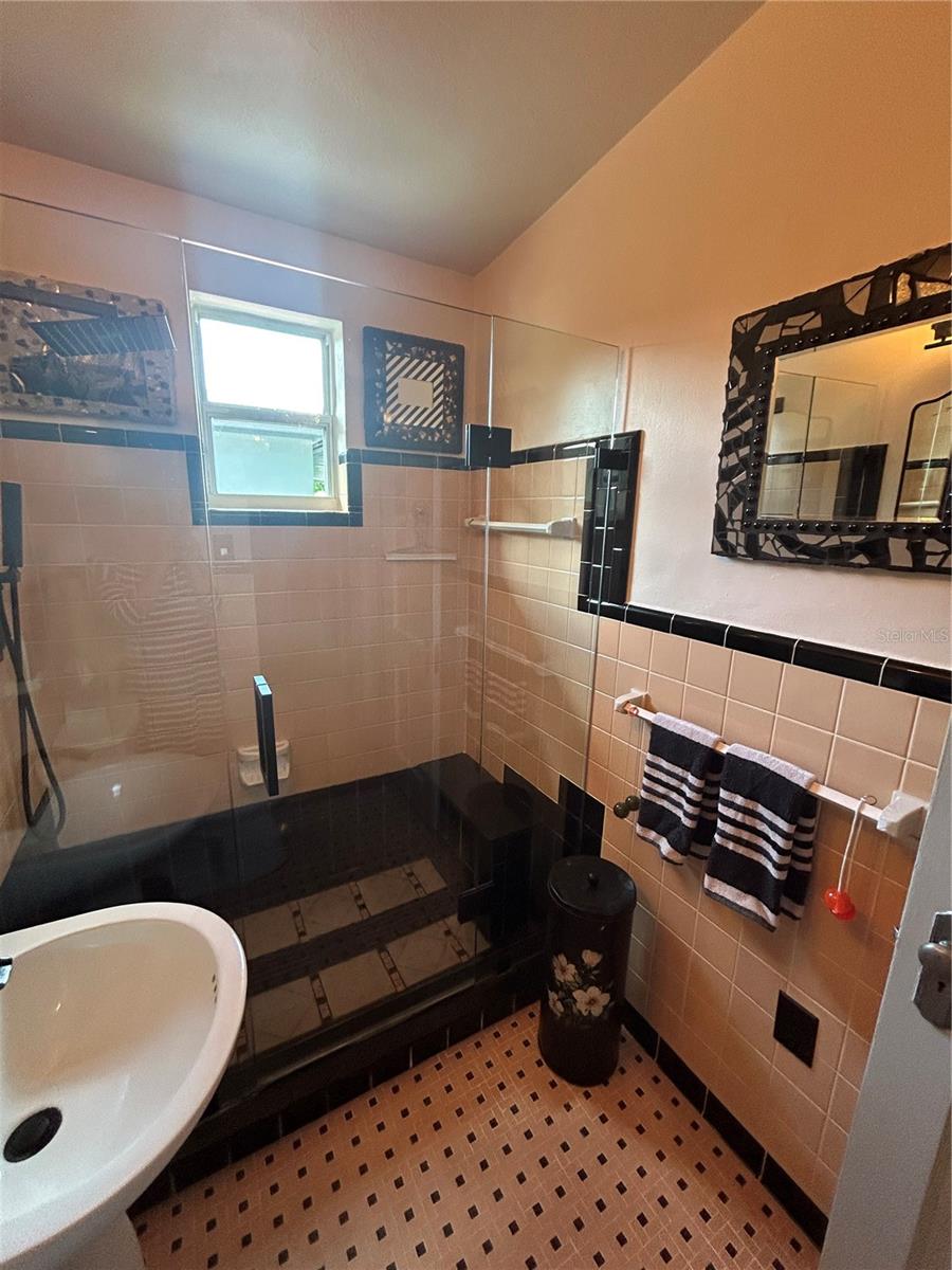 Image 46 of 50 For 1109 Princeton Street