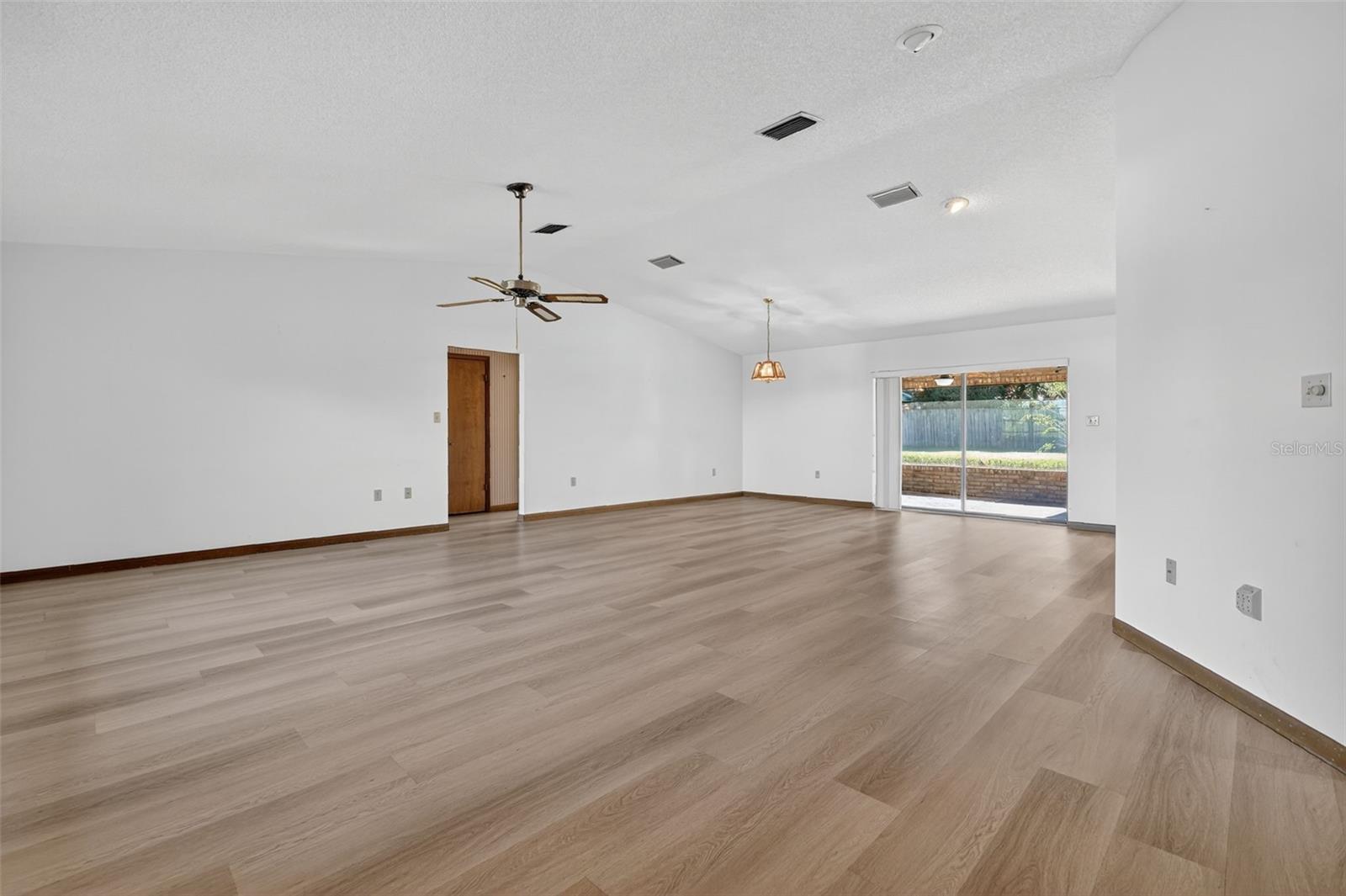 Image 15 of 36 For 41348 Silver Drive