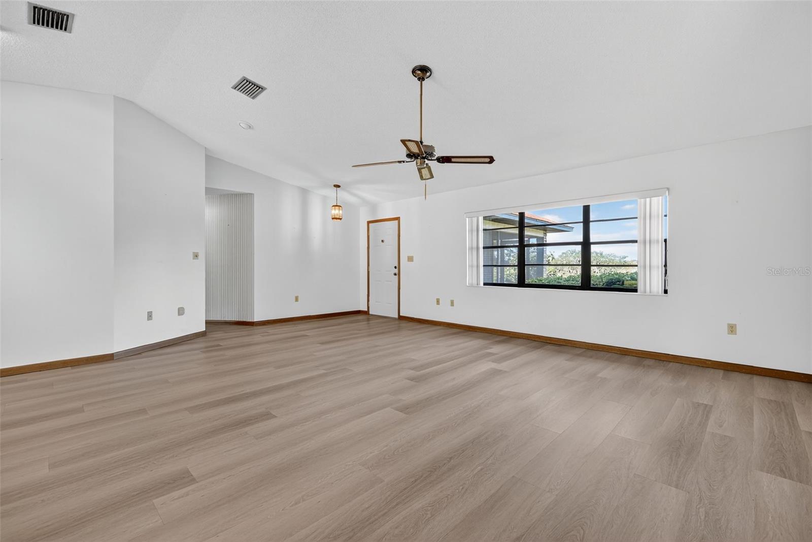 Image 17 of 36 For 41348 Silver Drive