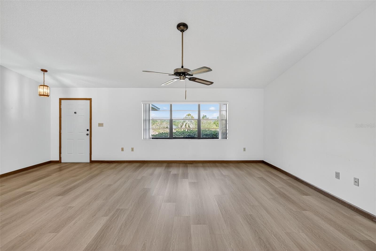 Image 18 of 36 For 41348 Silver Drive