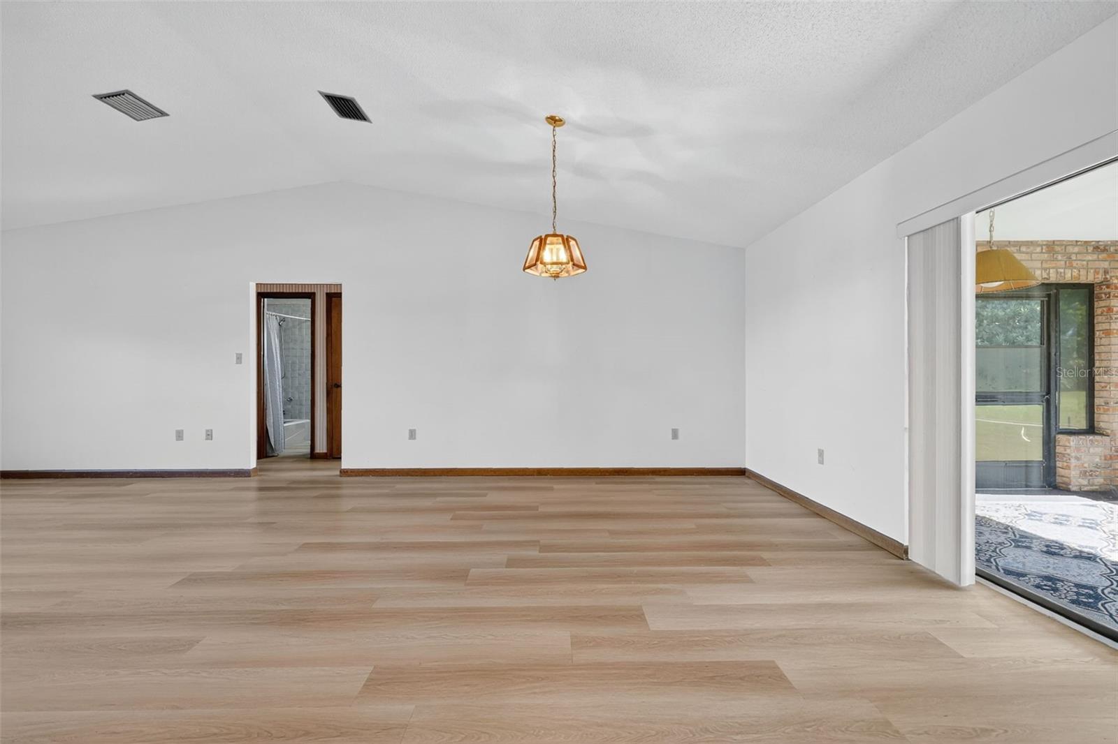 Image 21 of 36 For 41348 Silver Drive
