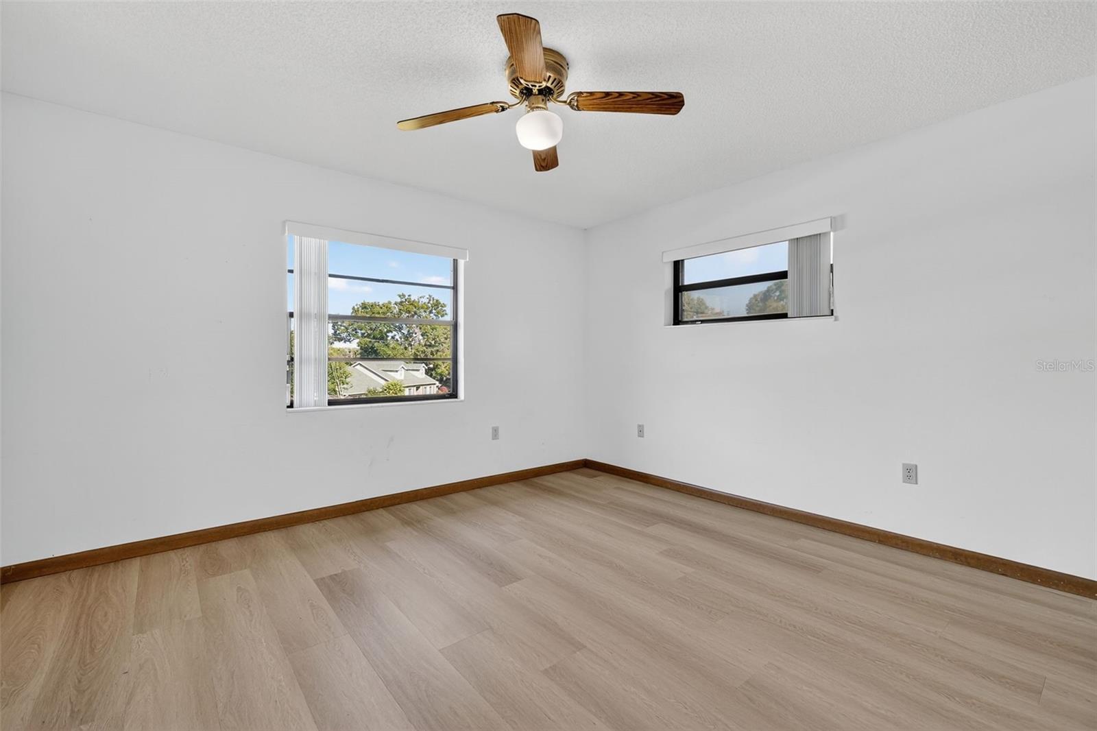 Image 31 of 36 For 41348 Silver Drive