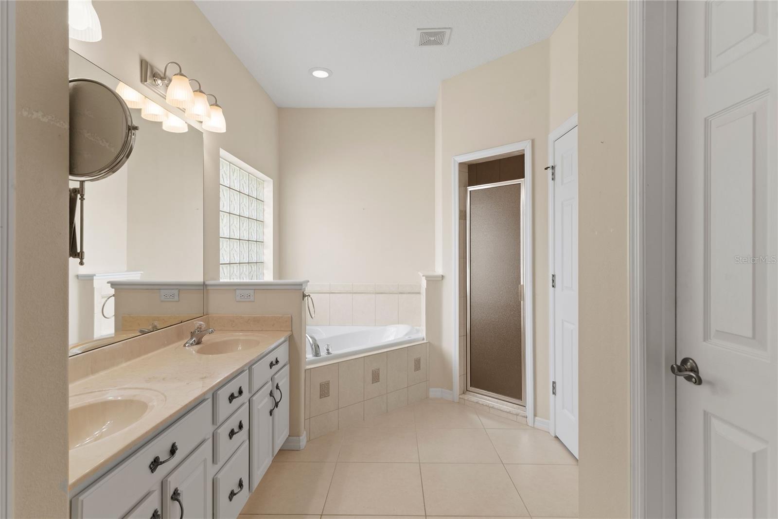 Image 17 of 39 For 2887 Azalea Road