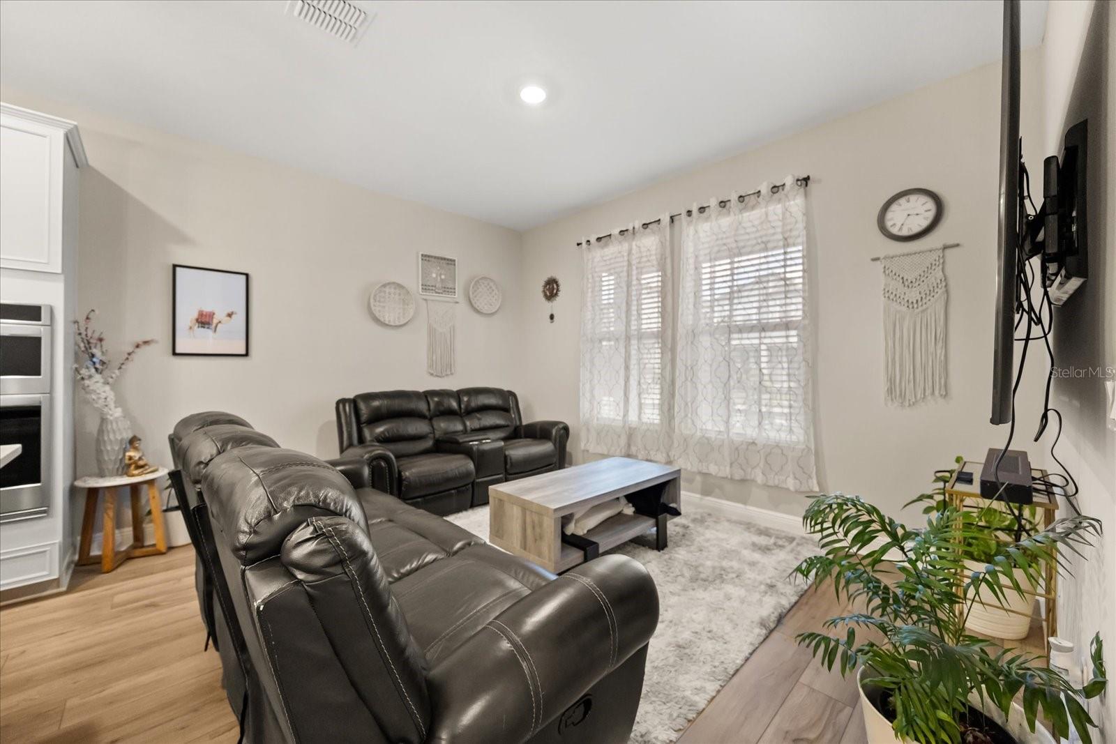 Image 2 of 32 For 4850 Lacewing Drive