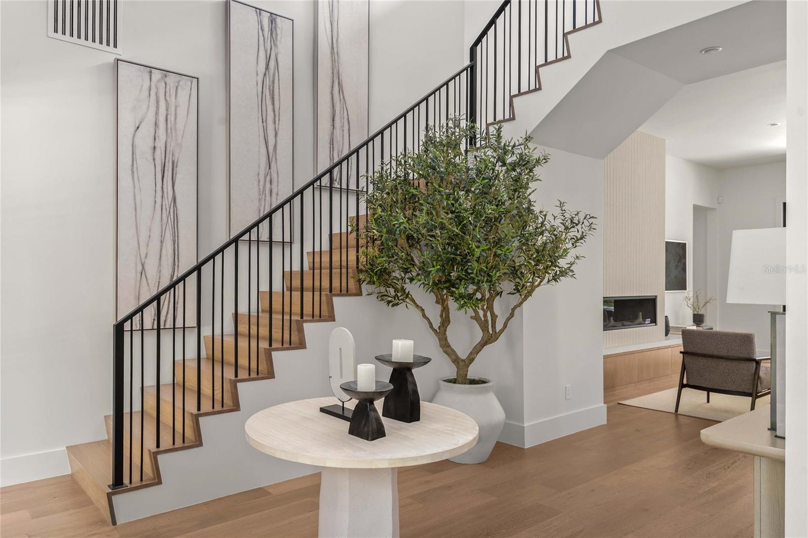 Image 10 of 77 For 1136 Stetson Street