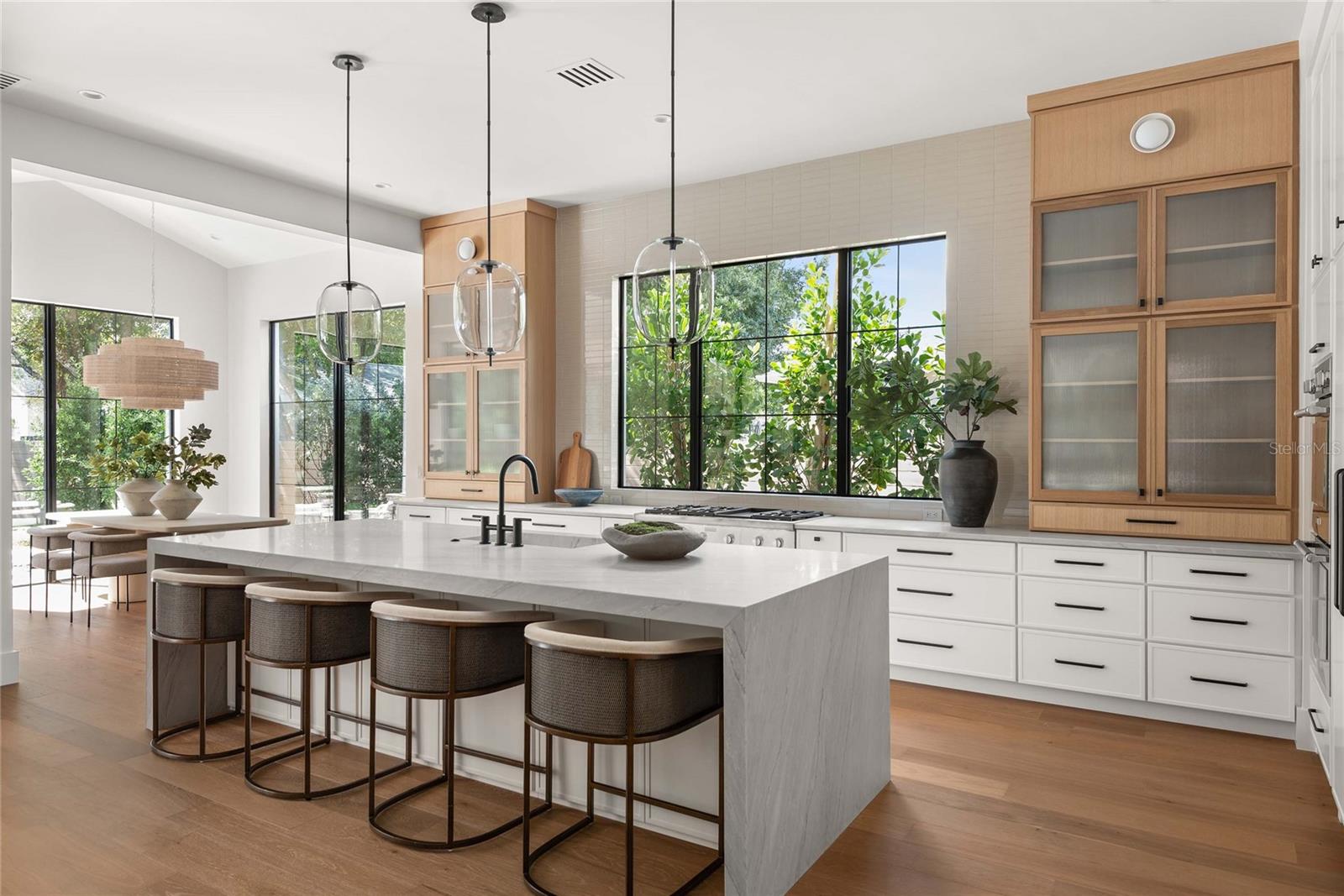 Image 16 of 77 For 1136 Stetson Street